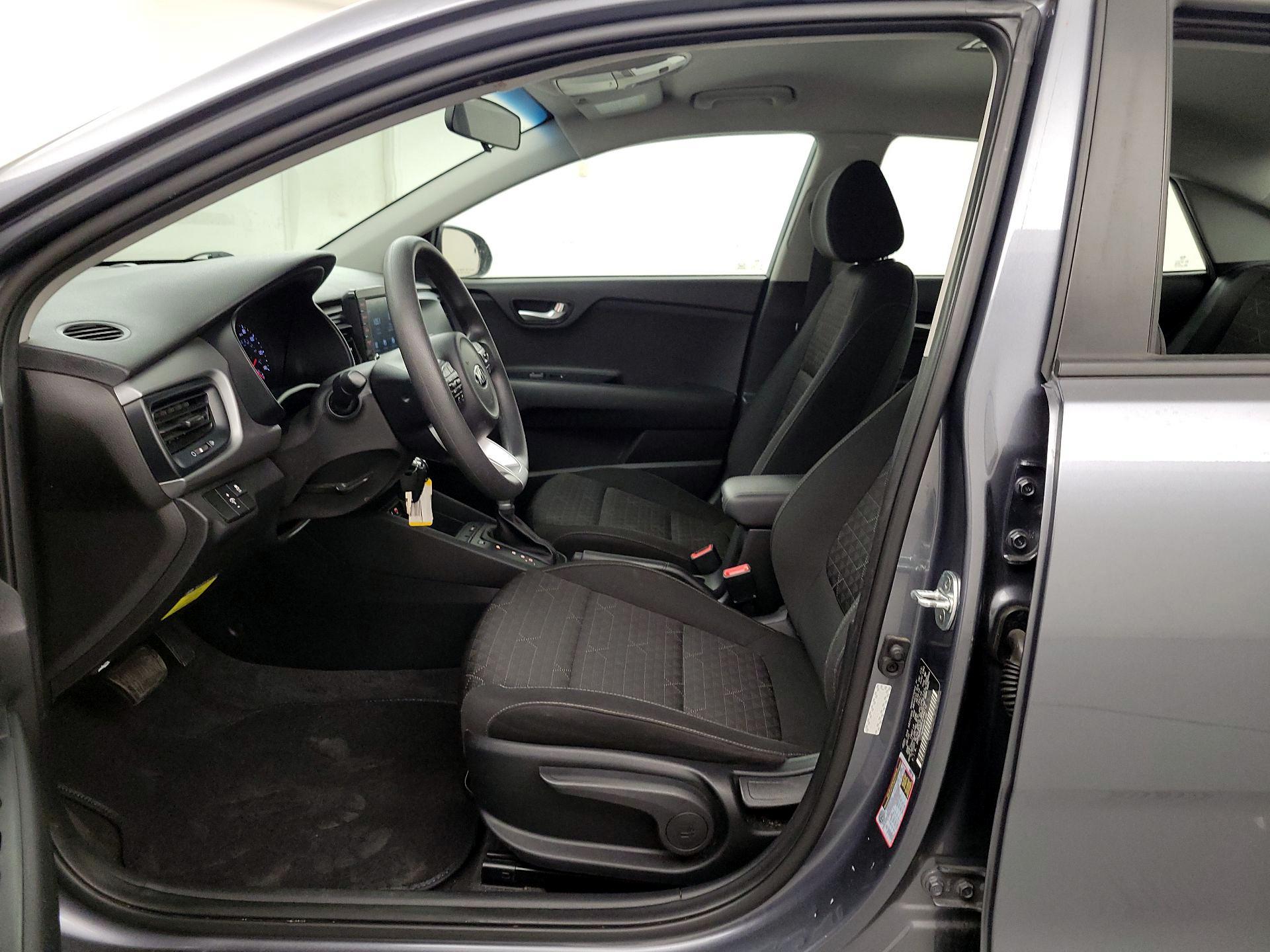 Thumbnail: 2020 Kia Rio - 11