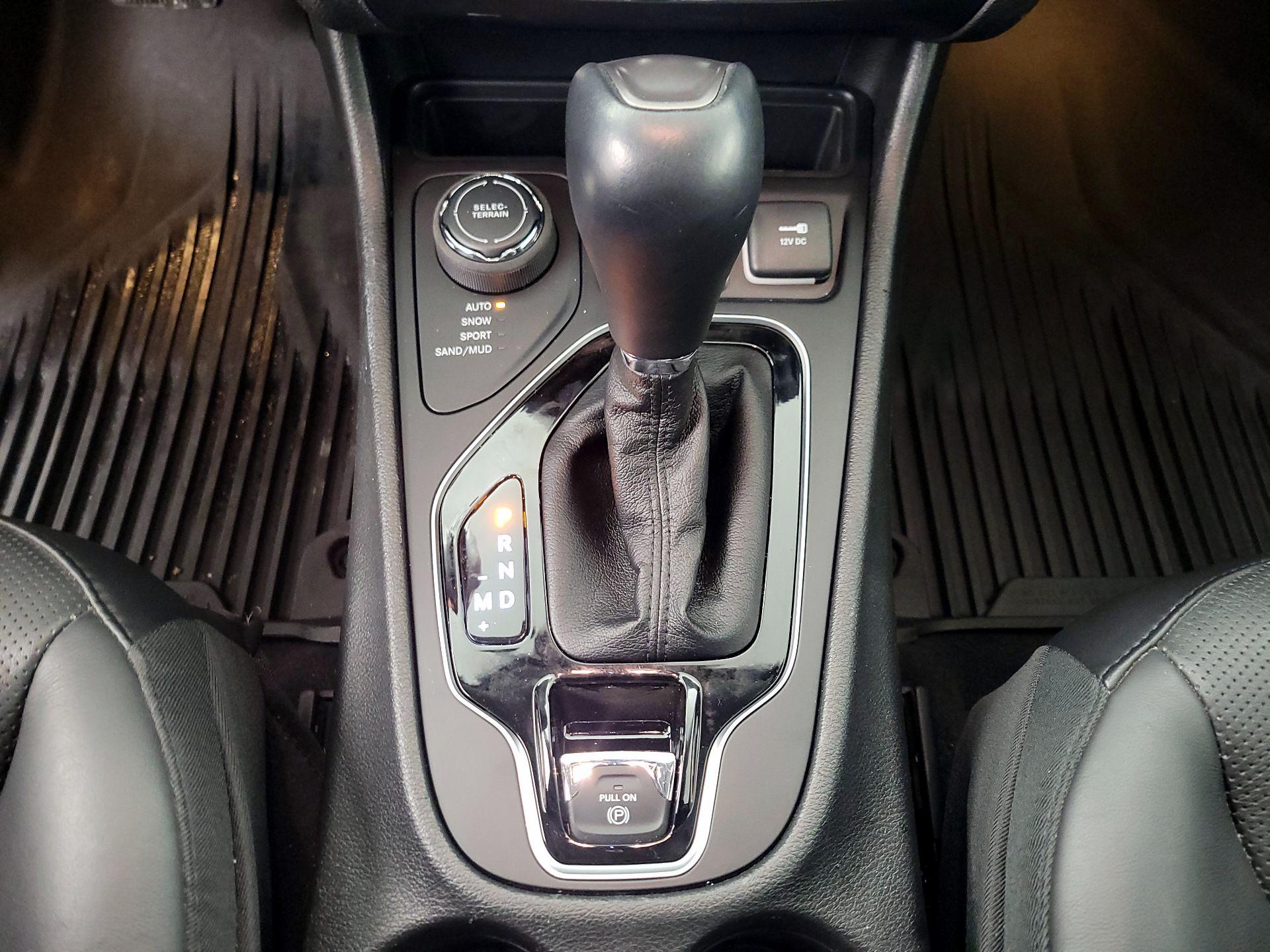 Thumbnail: 2021 Jeep Cherokee - 17