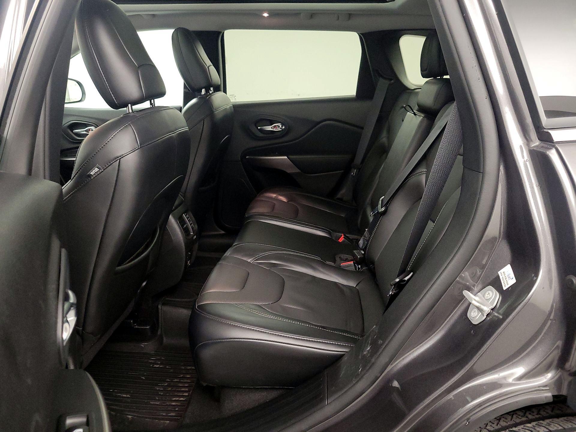 Thumbnail: 2021 Jeep Cherokee - 20