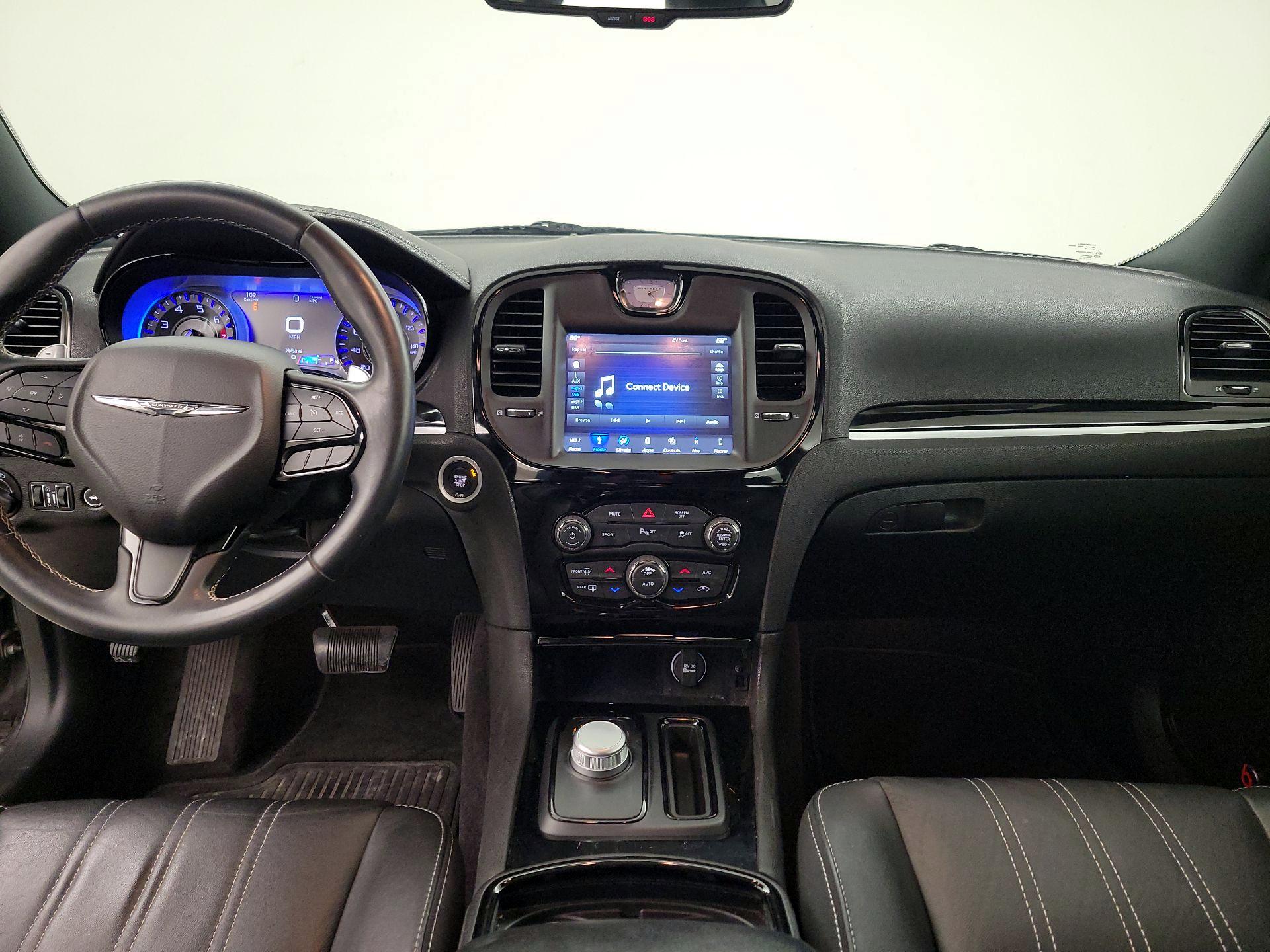 Thumbnail: 2018 Chrysler 300 - 9