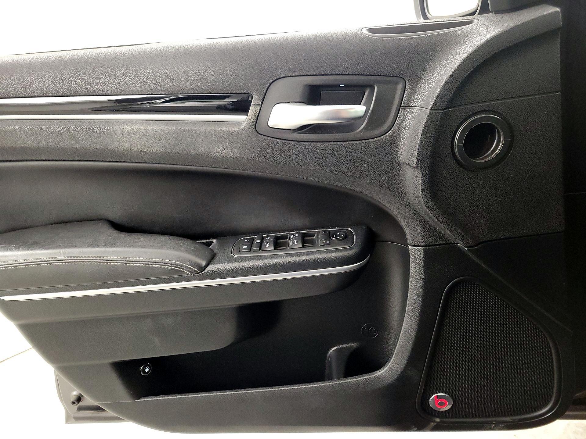 Thumbnail: 2018 Chrysler 300 - 12