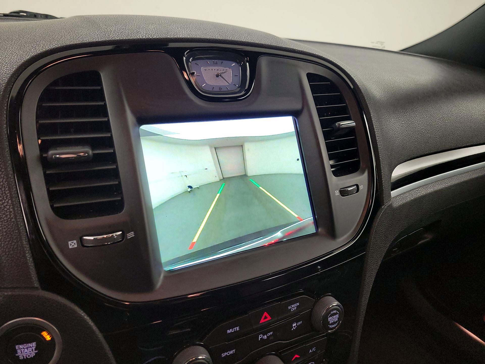 Thumbnail: 2018 Chrysler 300 - 14