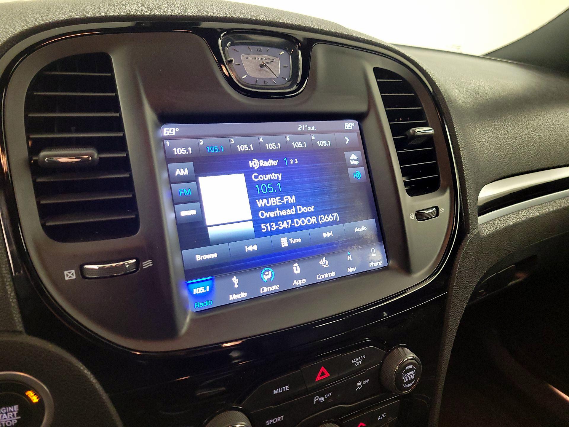 Thumbnail: 2018 Chrysler 300 - 15