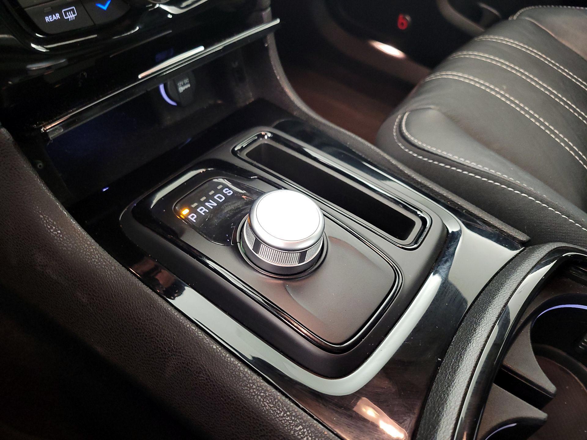 Thumbnail: 2018 Chrysler 300 - 17