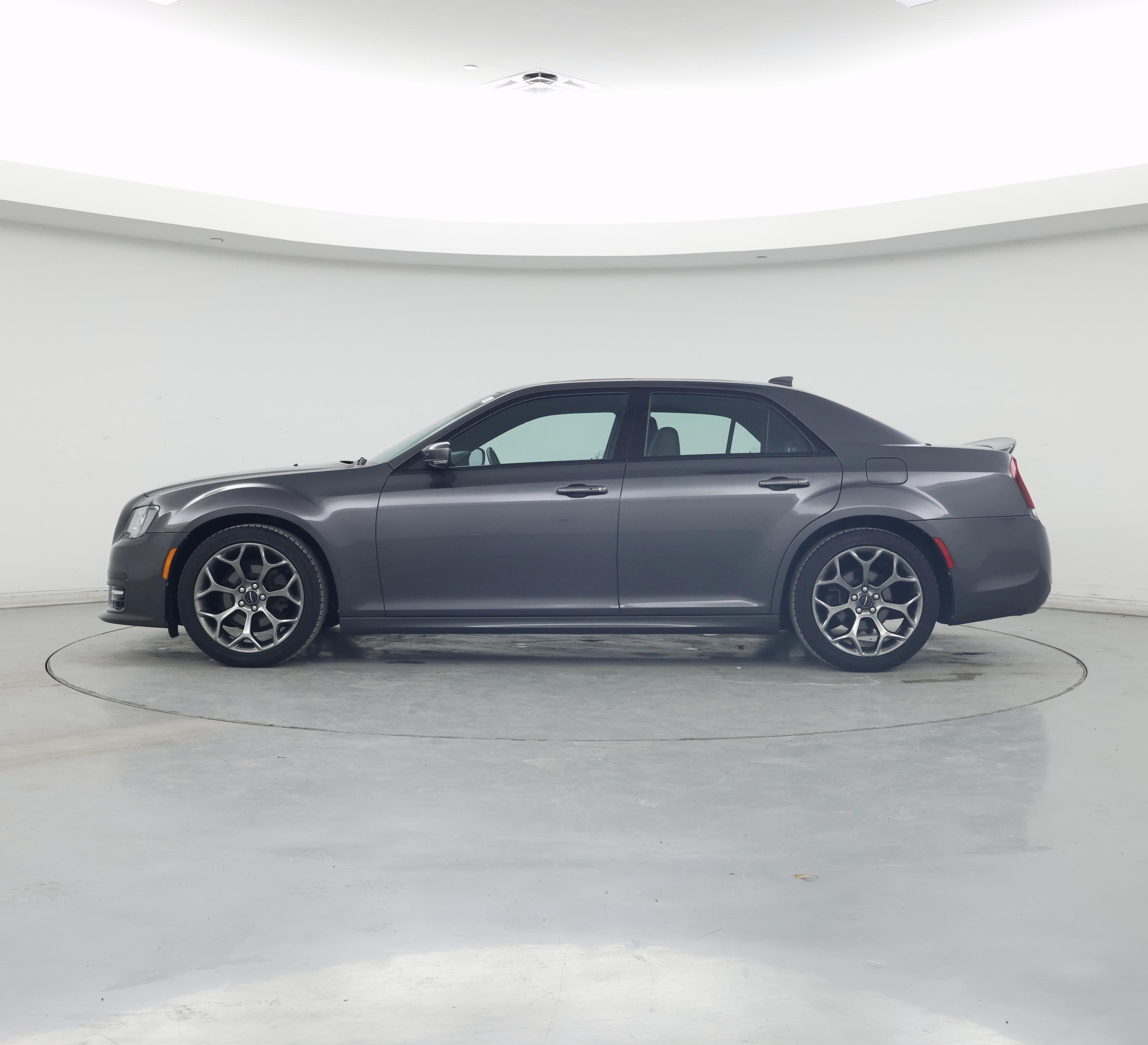 Thumbnail: 2018 Chrysler 300 - 3