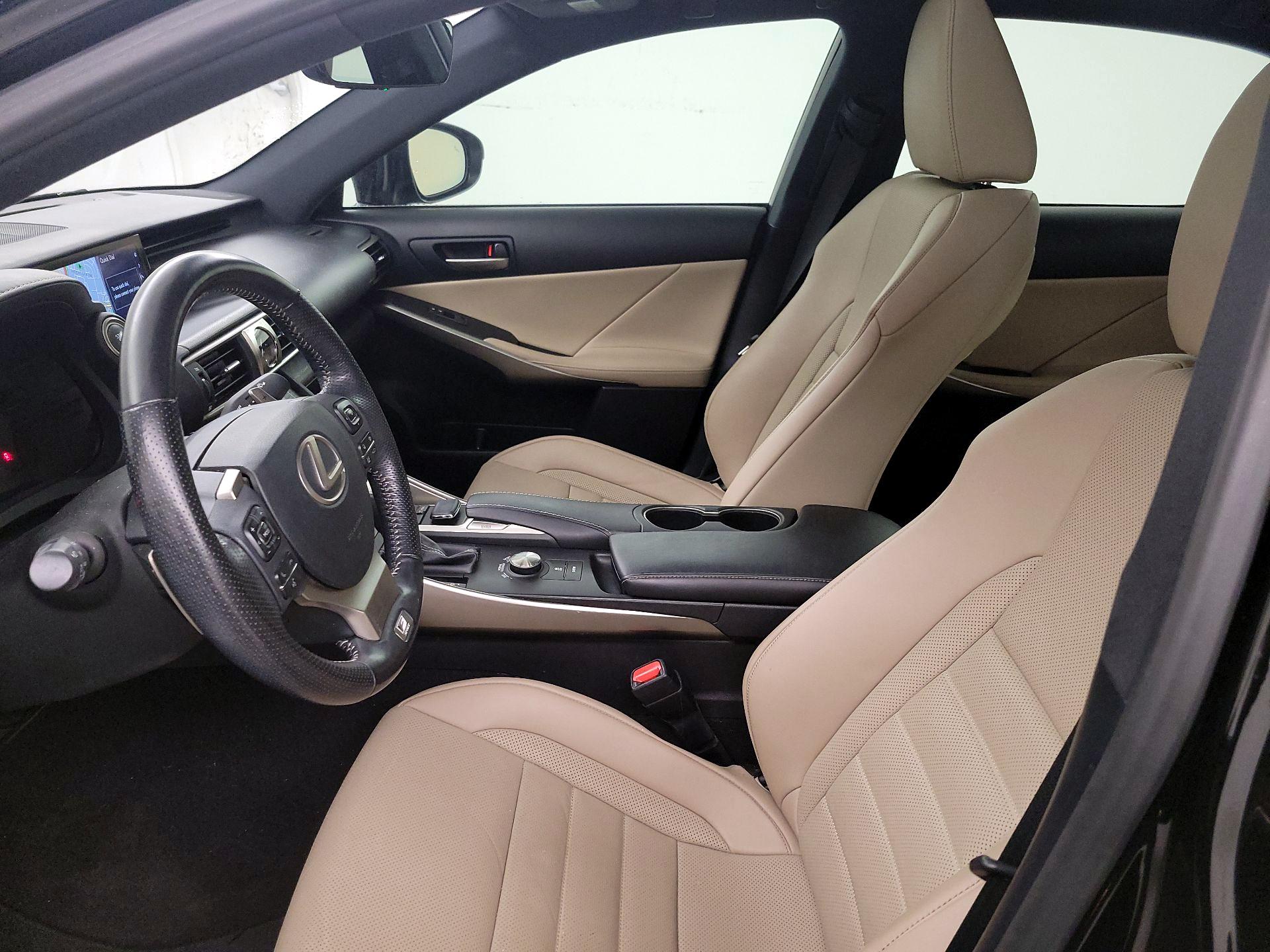 Thumbnail: 2019 Lexus IS - 11