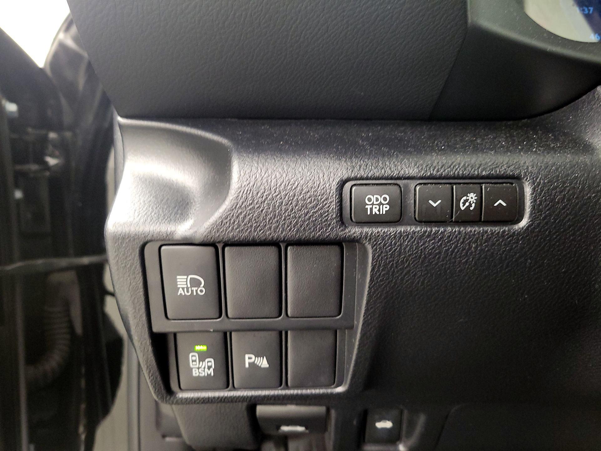 Thumbnail: 2019 Lexus IS - 13