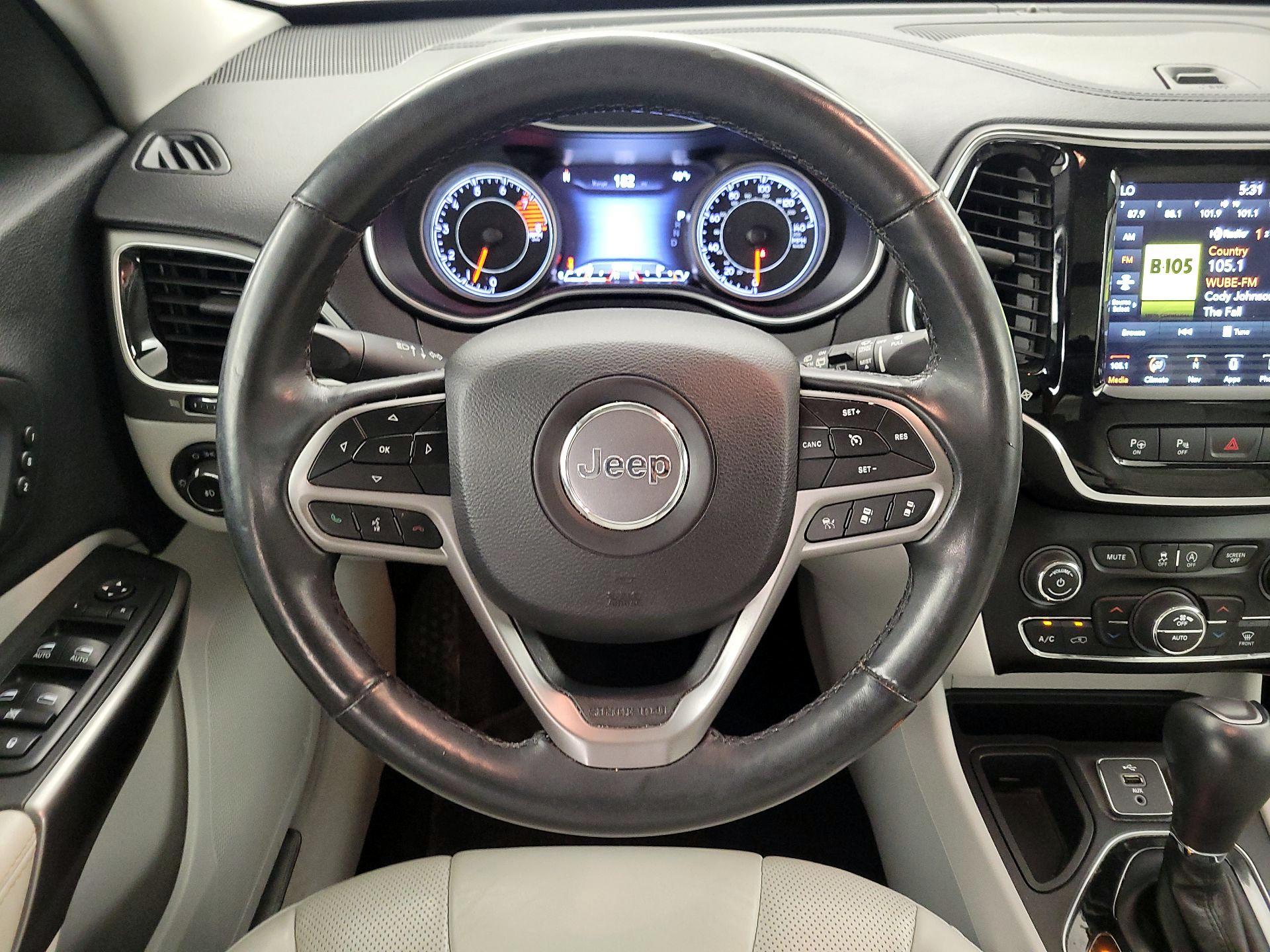 Thumbnail: 2019 Jeep Cherokee - 10