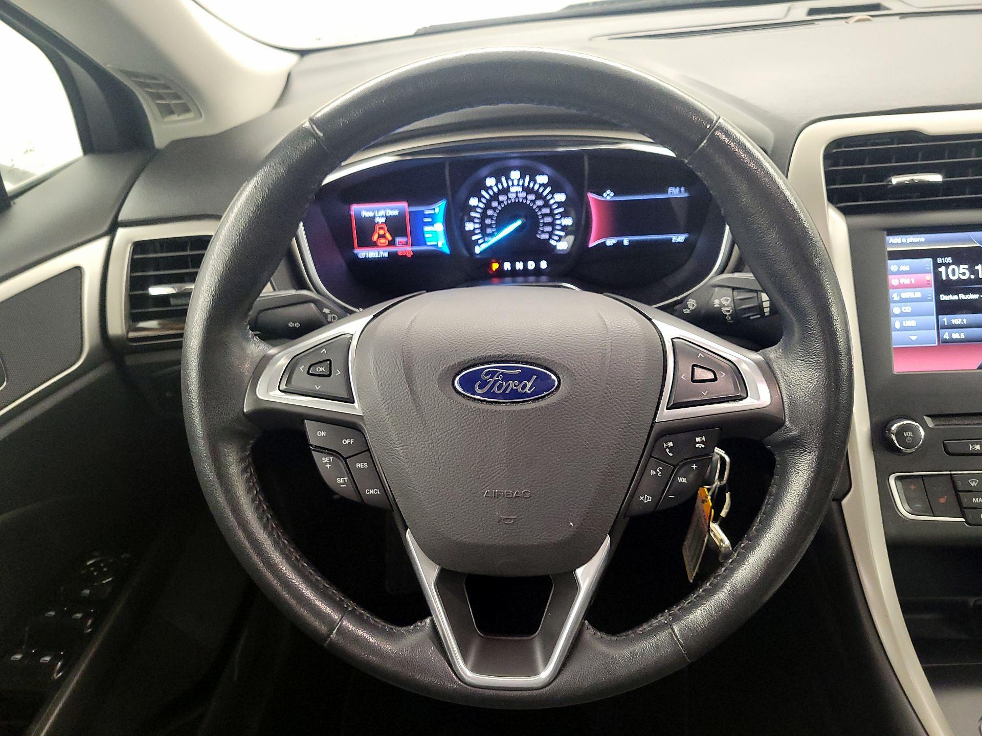 Thumbnail: 2016 Ford Fusion - 10