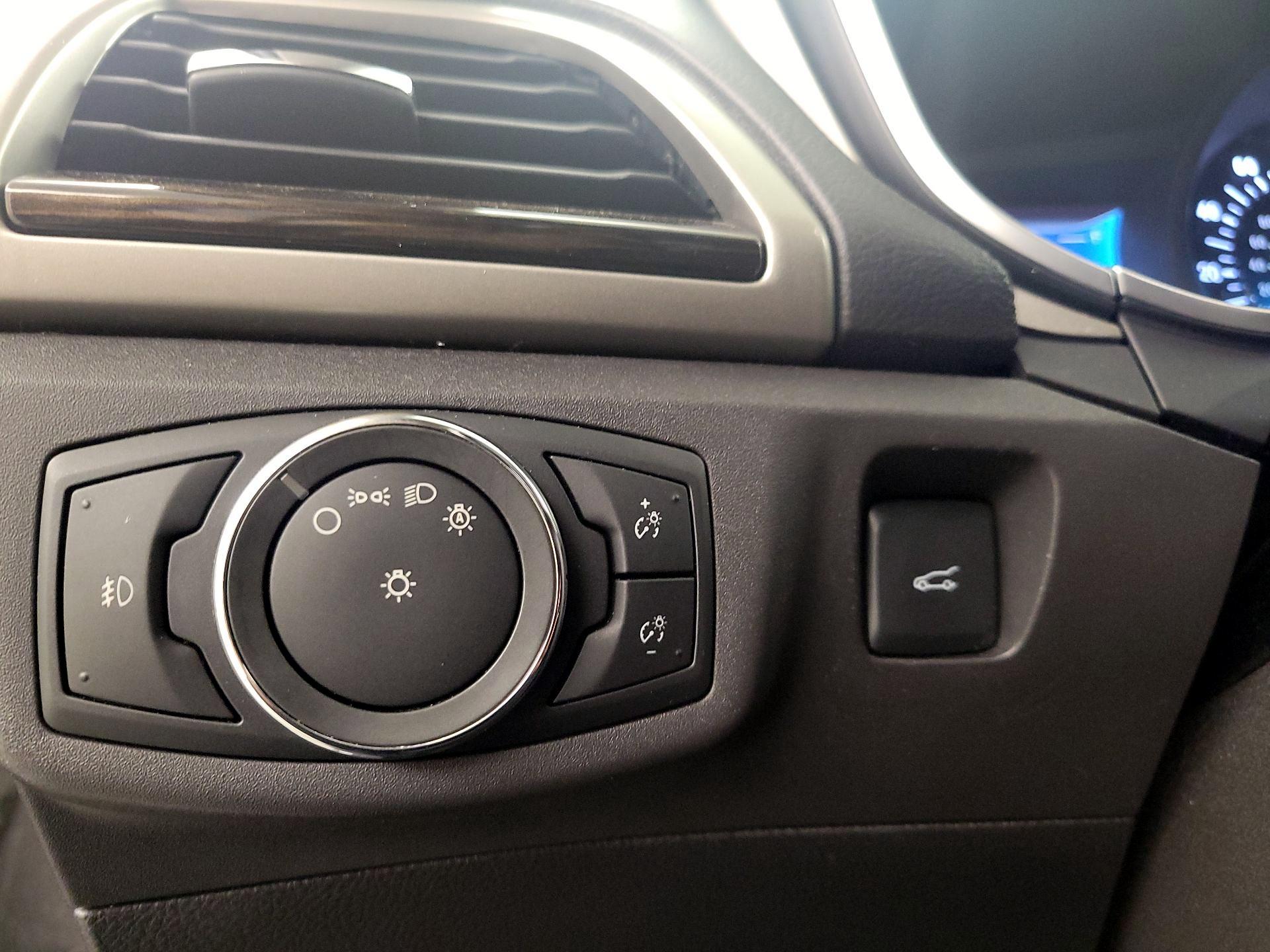 Thumbnail: 2016 Ford Fusion - 13