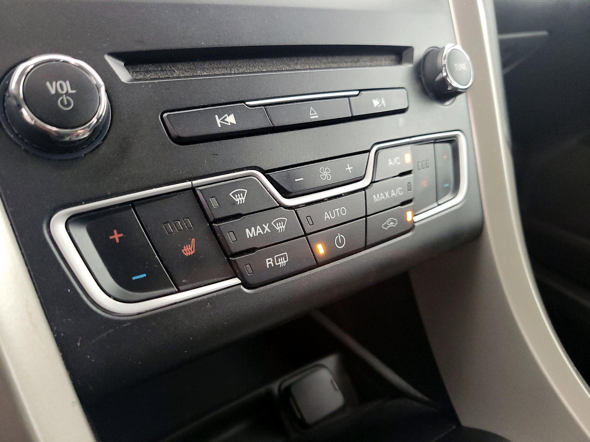 Thumbnail: 2016 Ford Fusion - 16