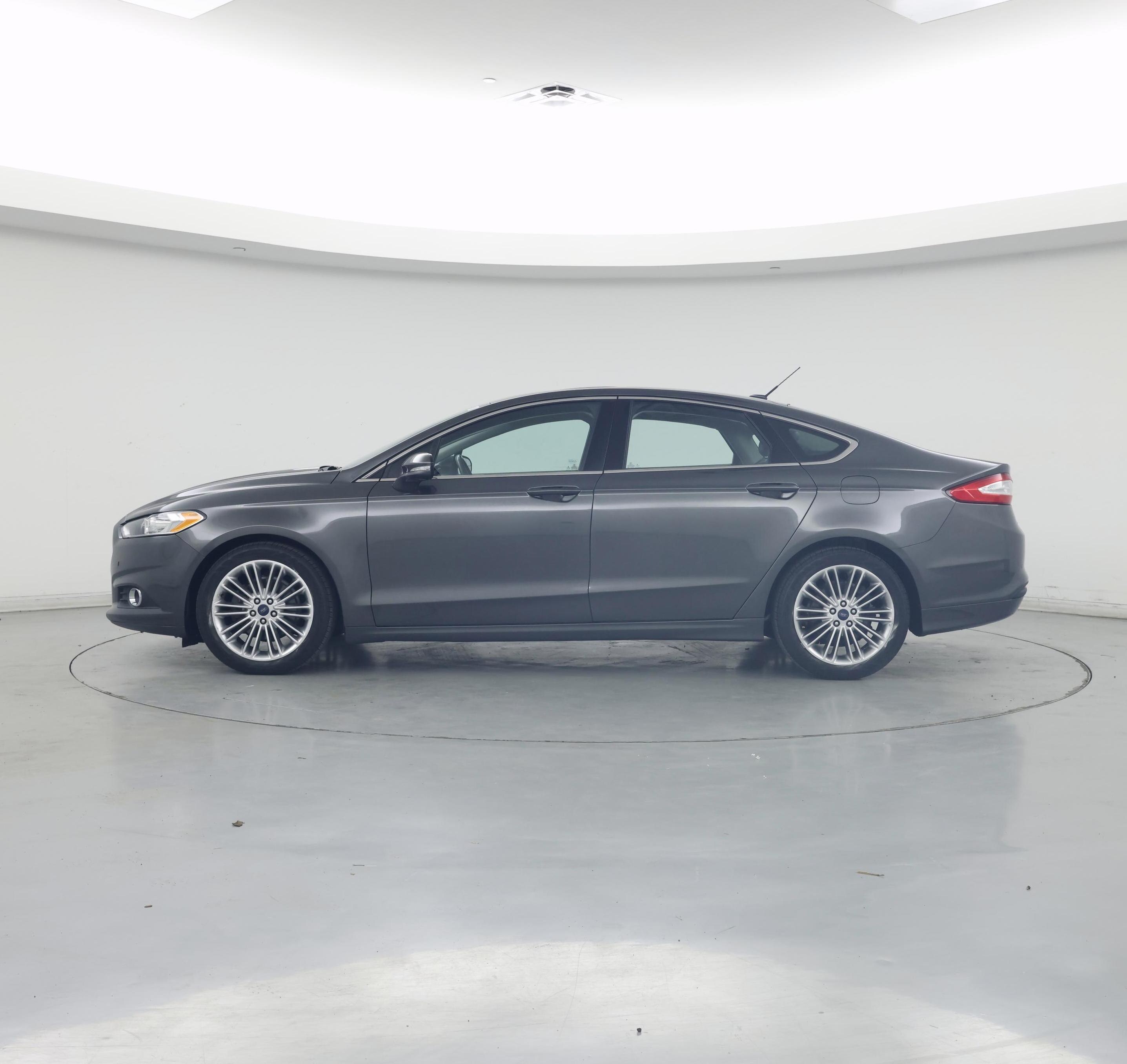 Thumbnail: 2016 Ford Fusion - 3