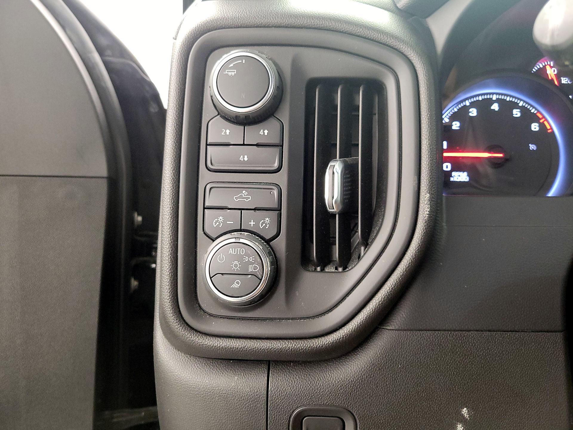 Thumbnail: 2021 Chevrolet Silverado 2500 - 13