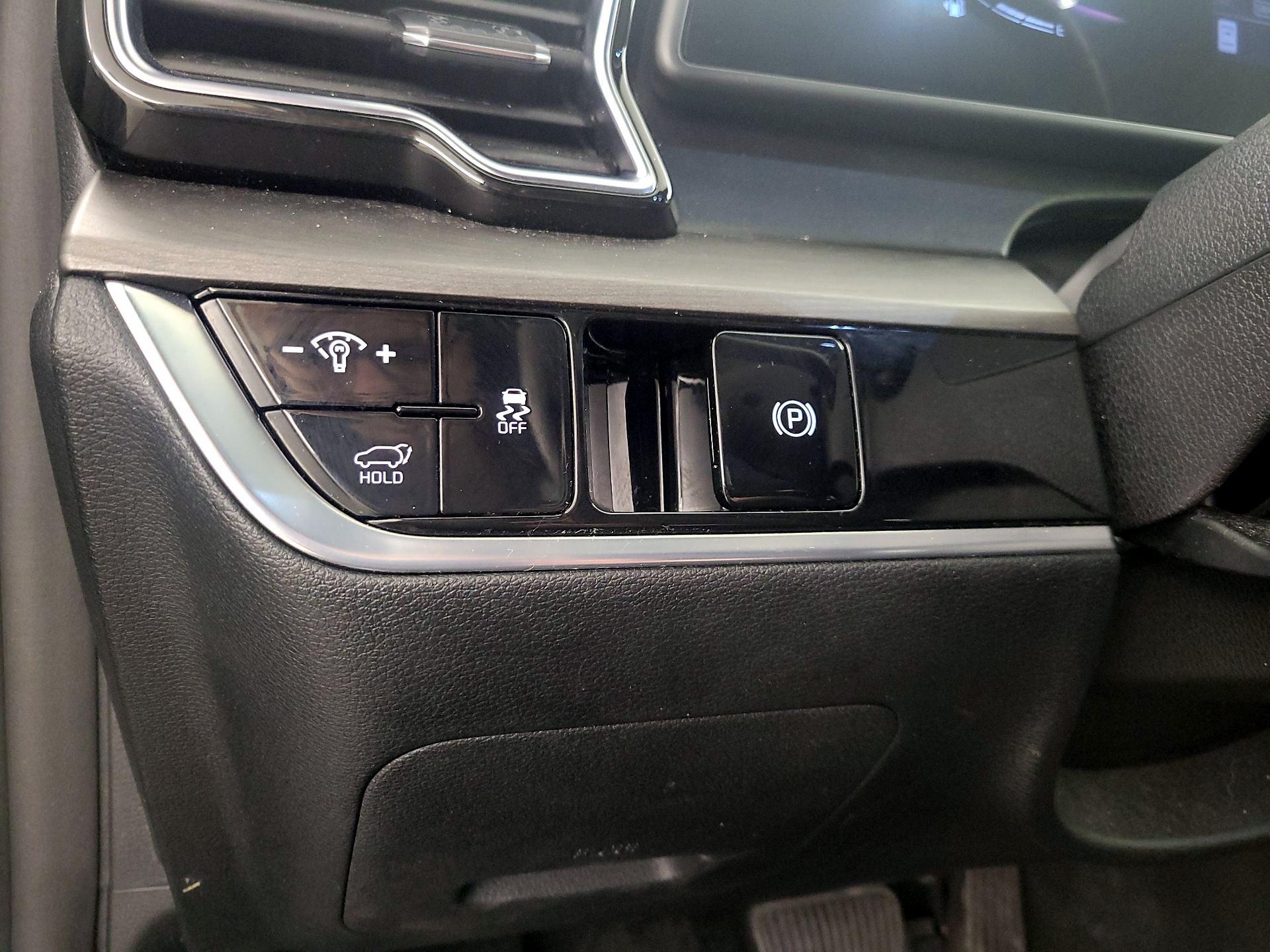 Thumbnail: 2023 Kia Sportage - 13