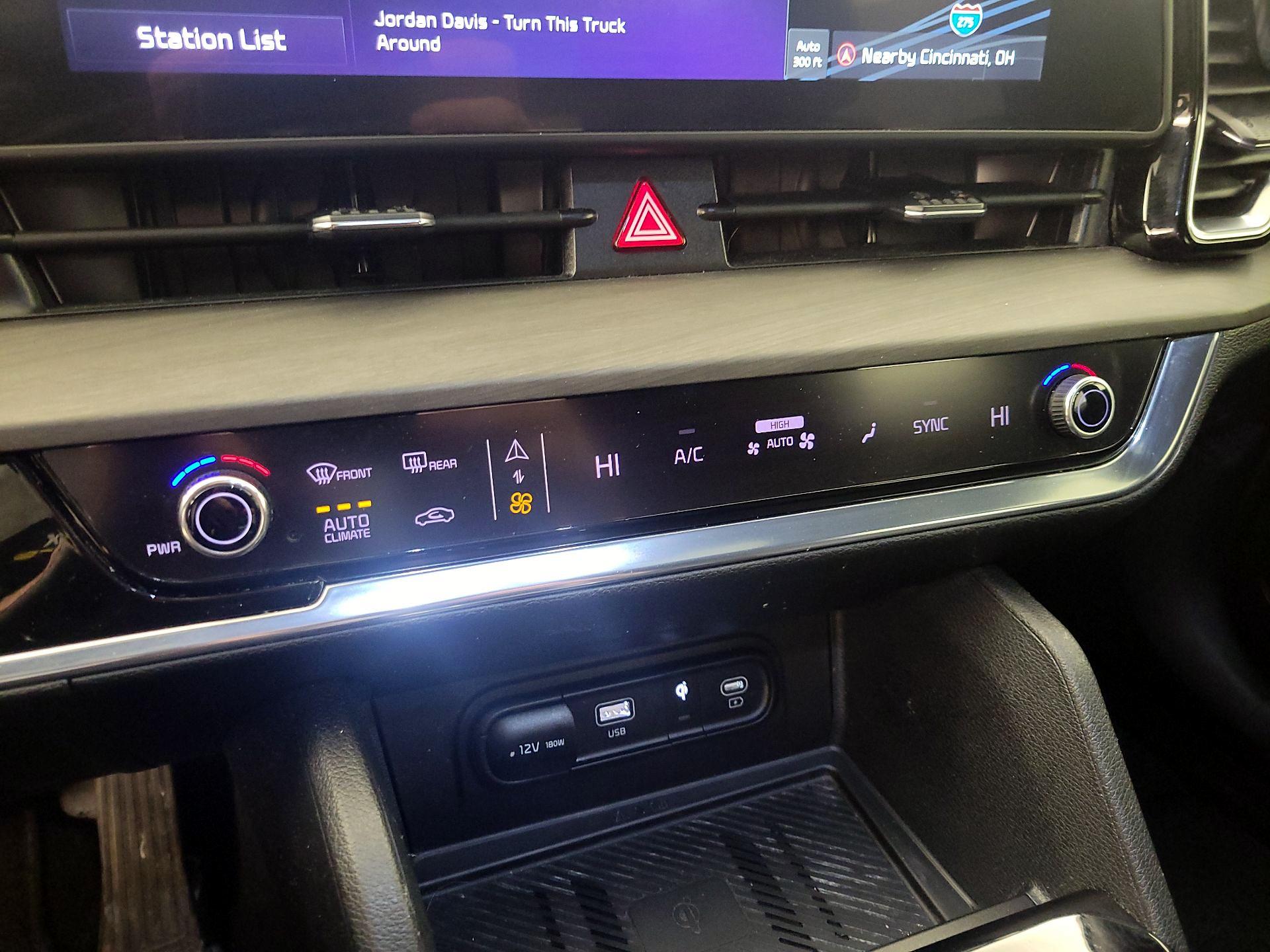 Thumbnail: 2023 Kia Sportage - 17