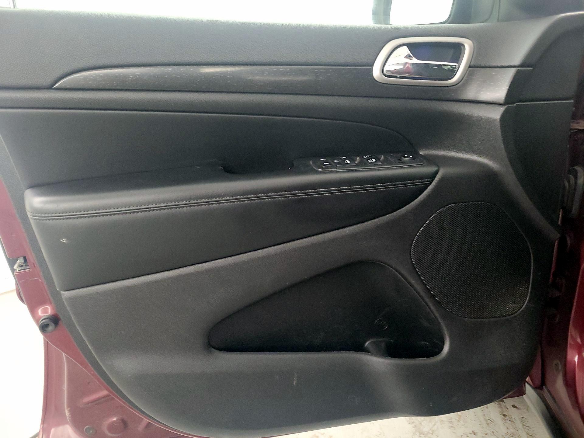 Thumbnail: 2018 Jeep Grand Cherokee - 12