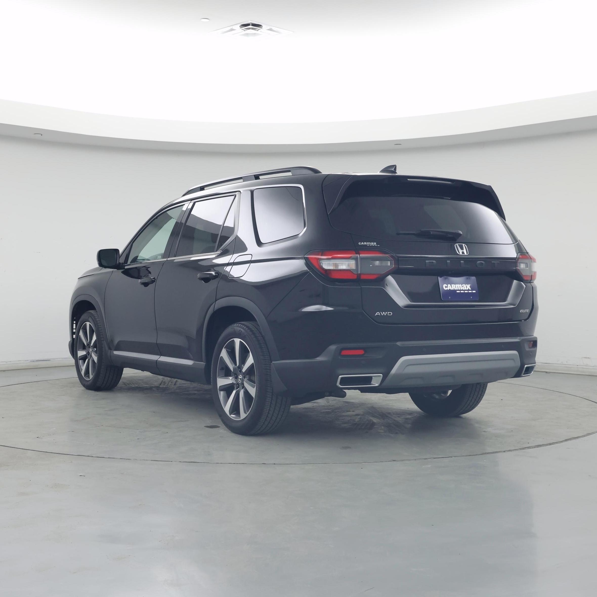 Thumbnail: 2023 Honda Pilot - 2