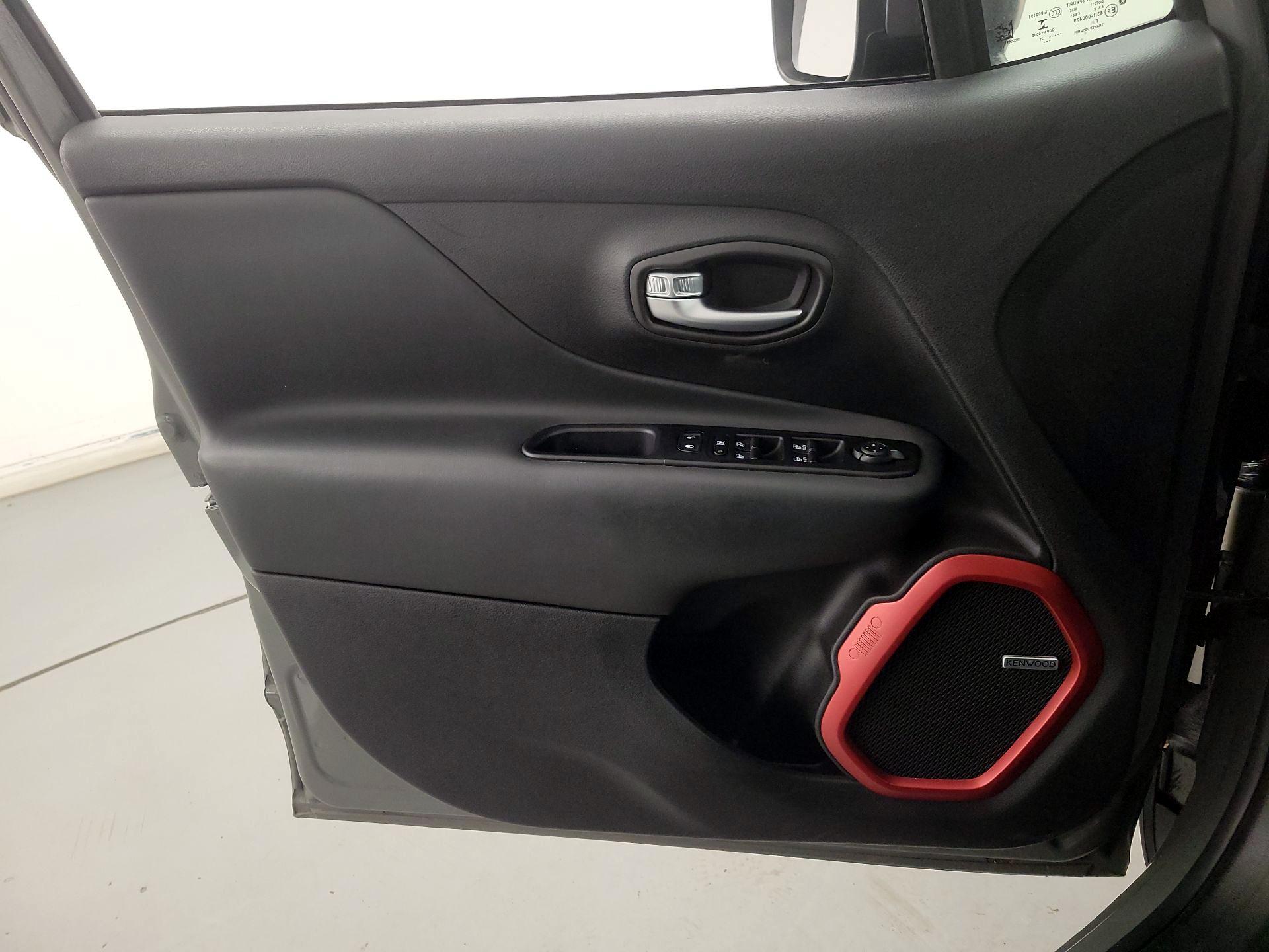 Thumbnail: 2021 Jeep Renegade - 12