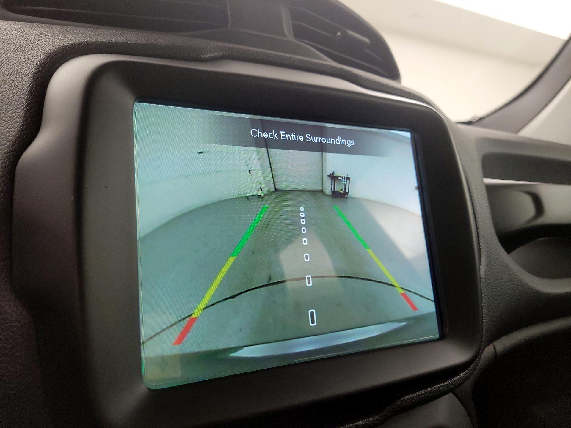 Thumbnail: 2021 Jeep Renegade - 15