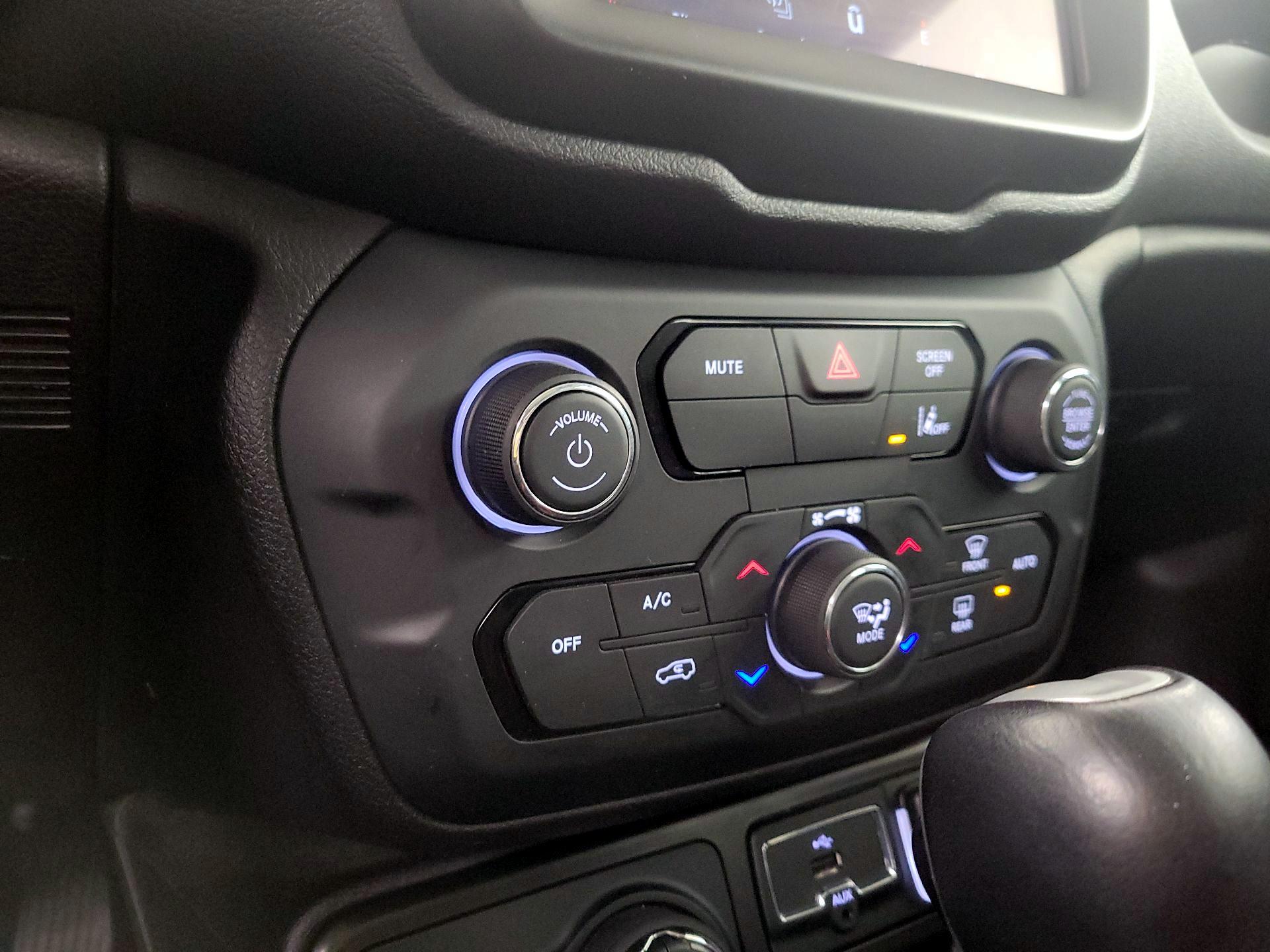 Thumbnail: 2021 Jeep Renegade - 17