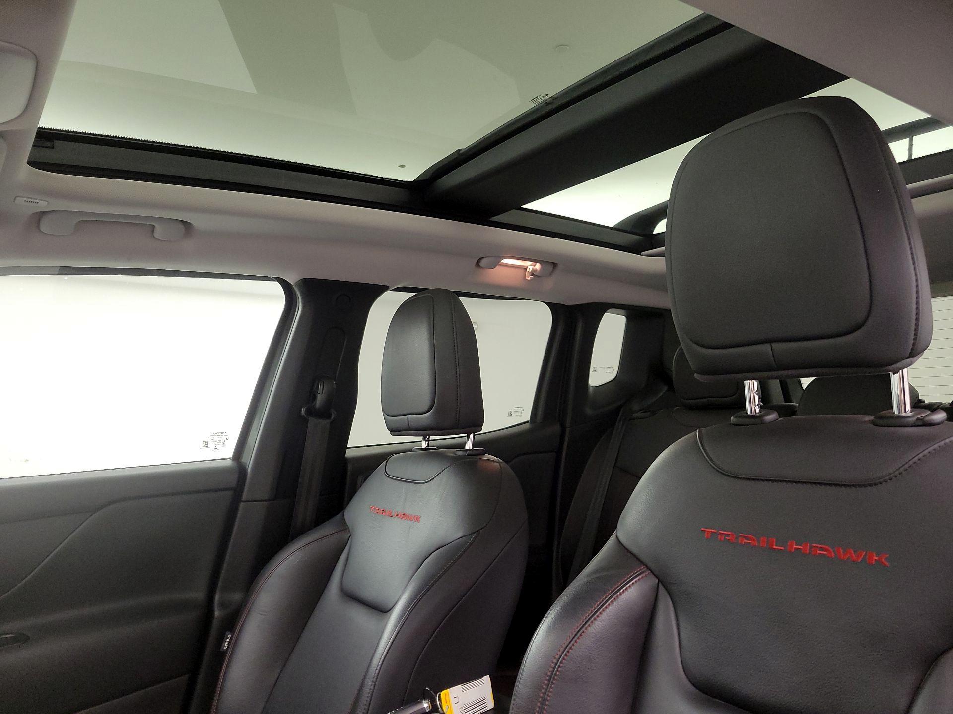 Thumbnail: 2021 Jeep Renegade - 20