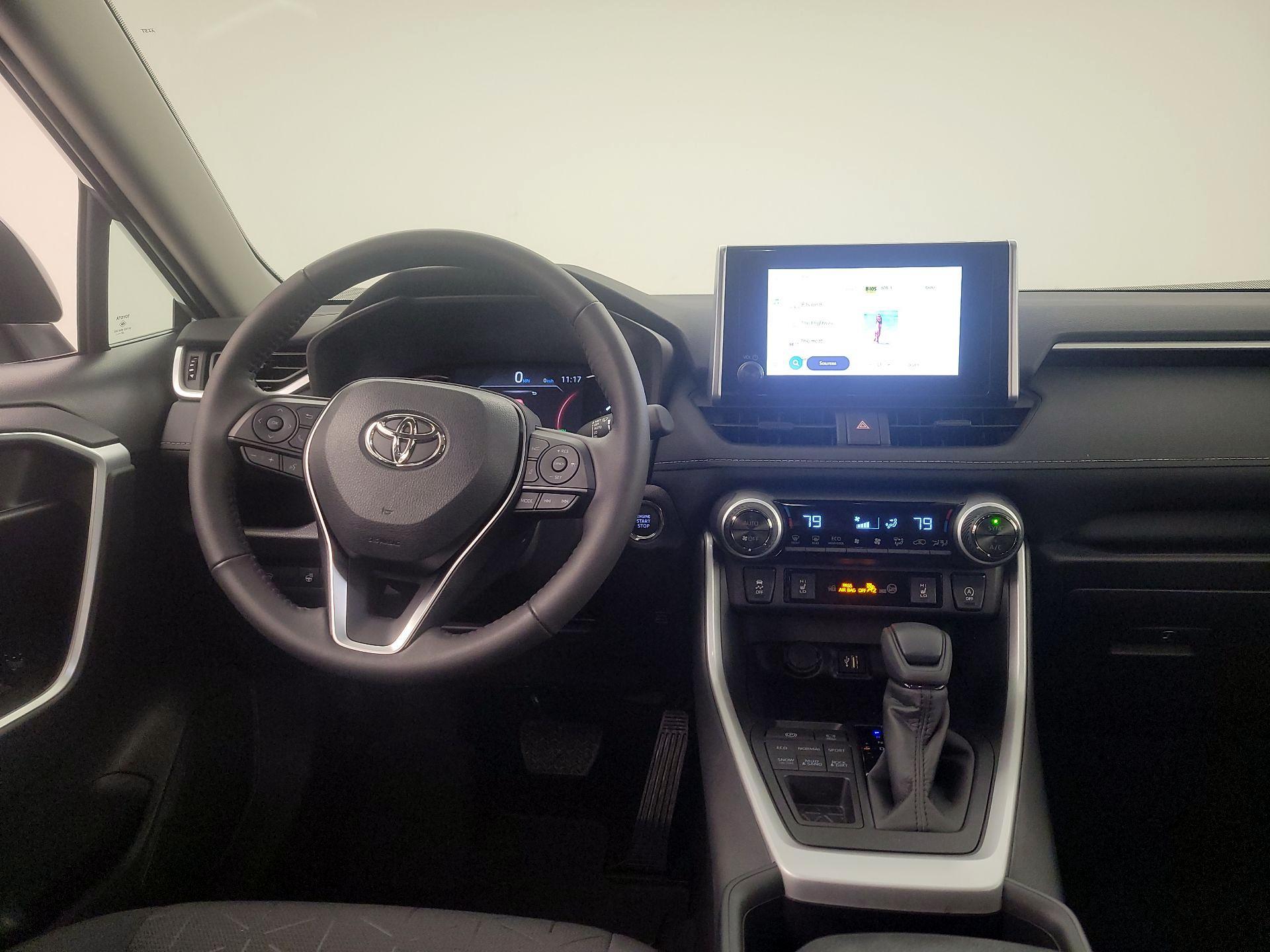 Thumbnail: 2025 Toyota RAV4 - 10