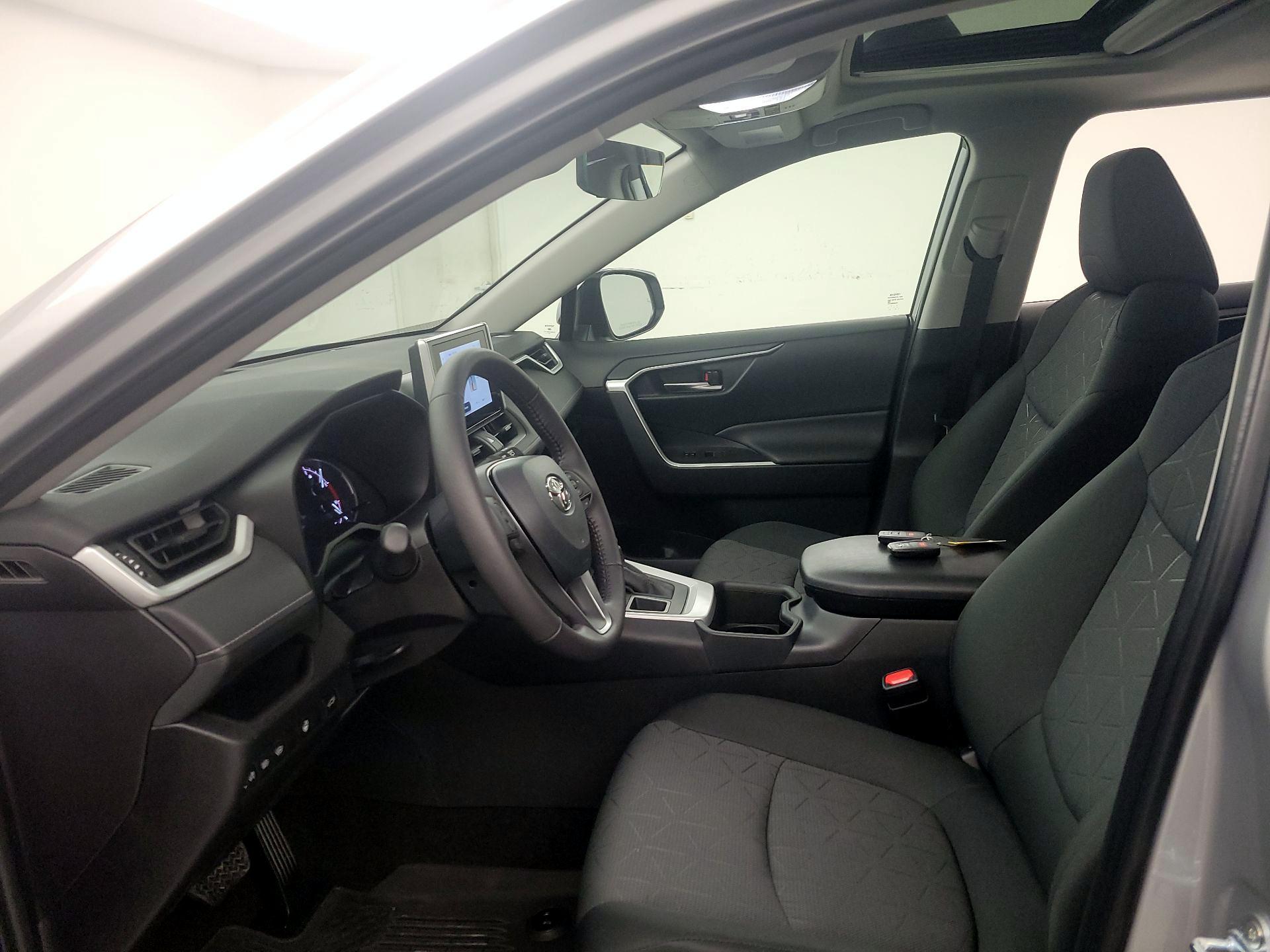 Thumbnail: 2025 Toyota RAV4 - 11