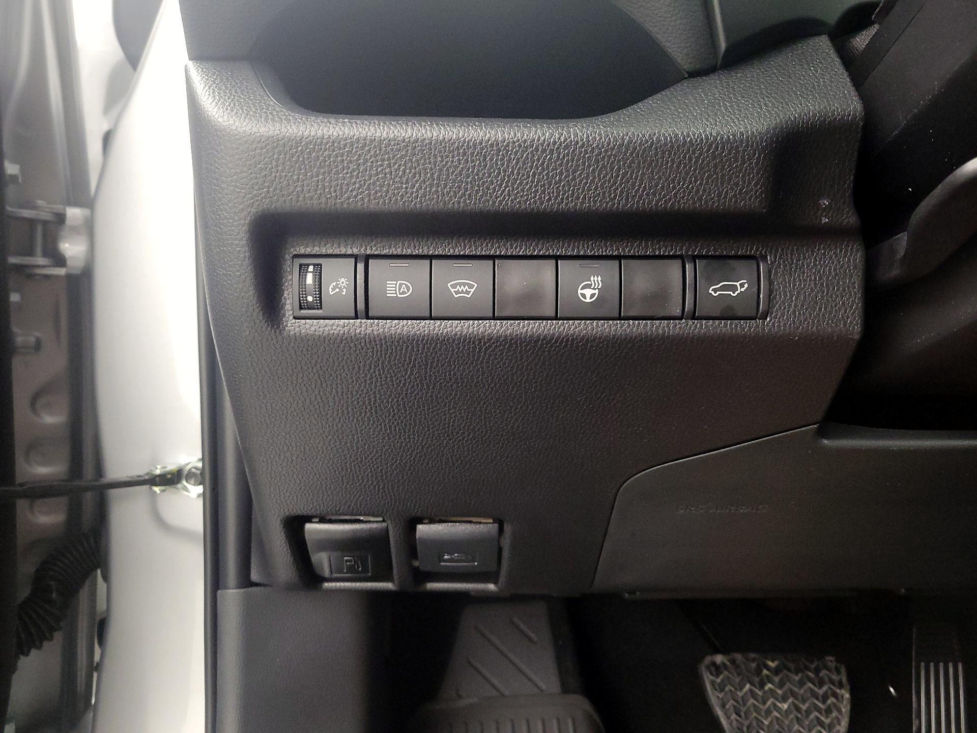 Thumbnail: 2025 Toyota RAV4 - 13