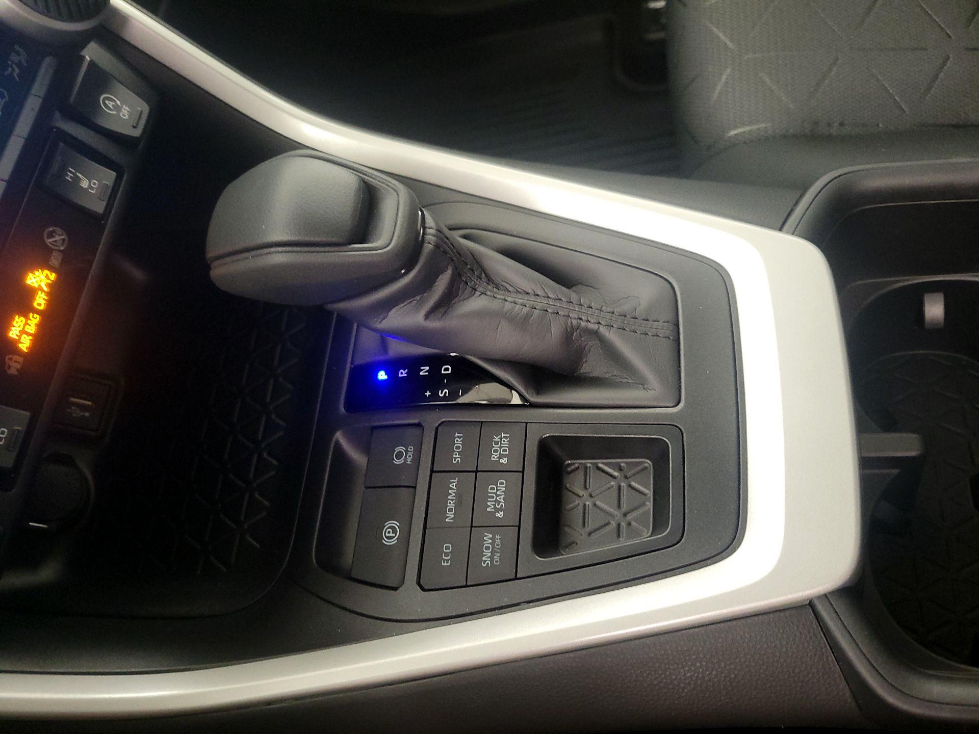 Thumbnail: 2025 Toyota RAV4 - 17