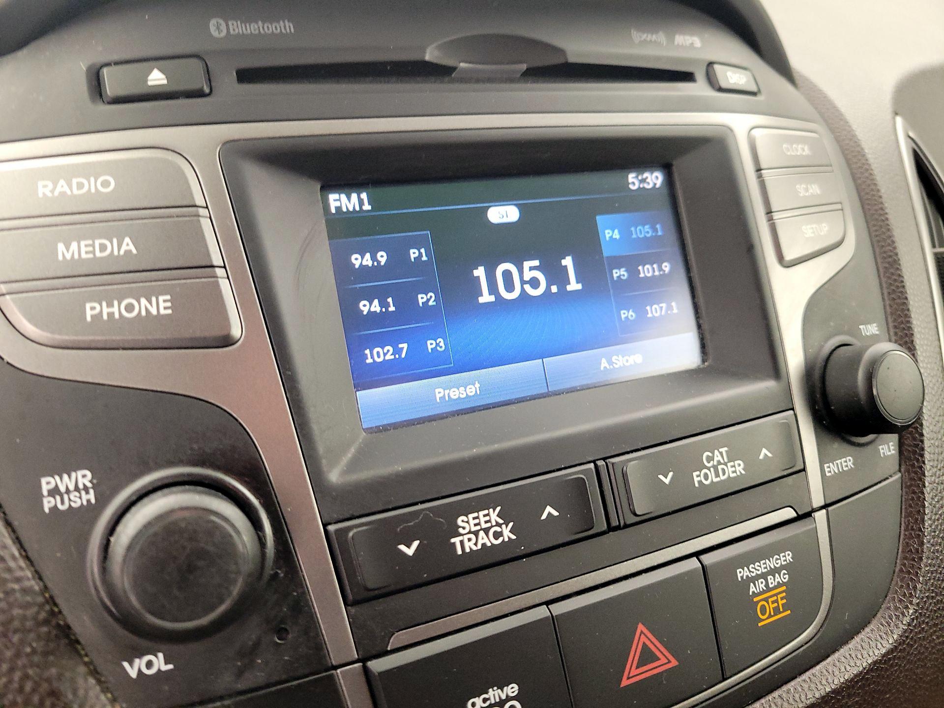 Thumbnail: 2015 Hyundai Tucson - 15