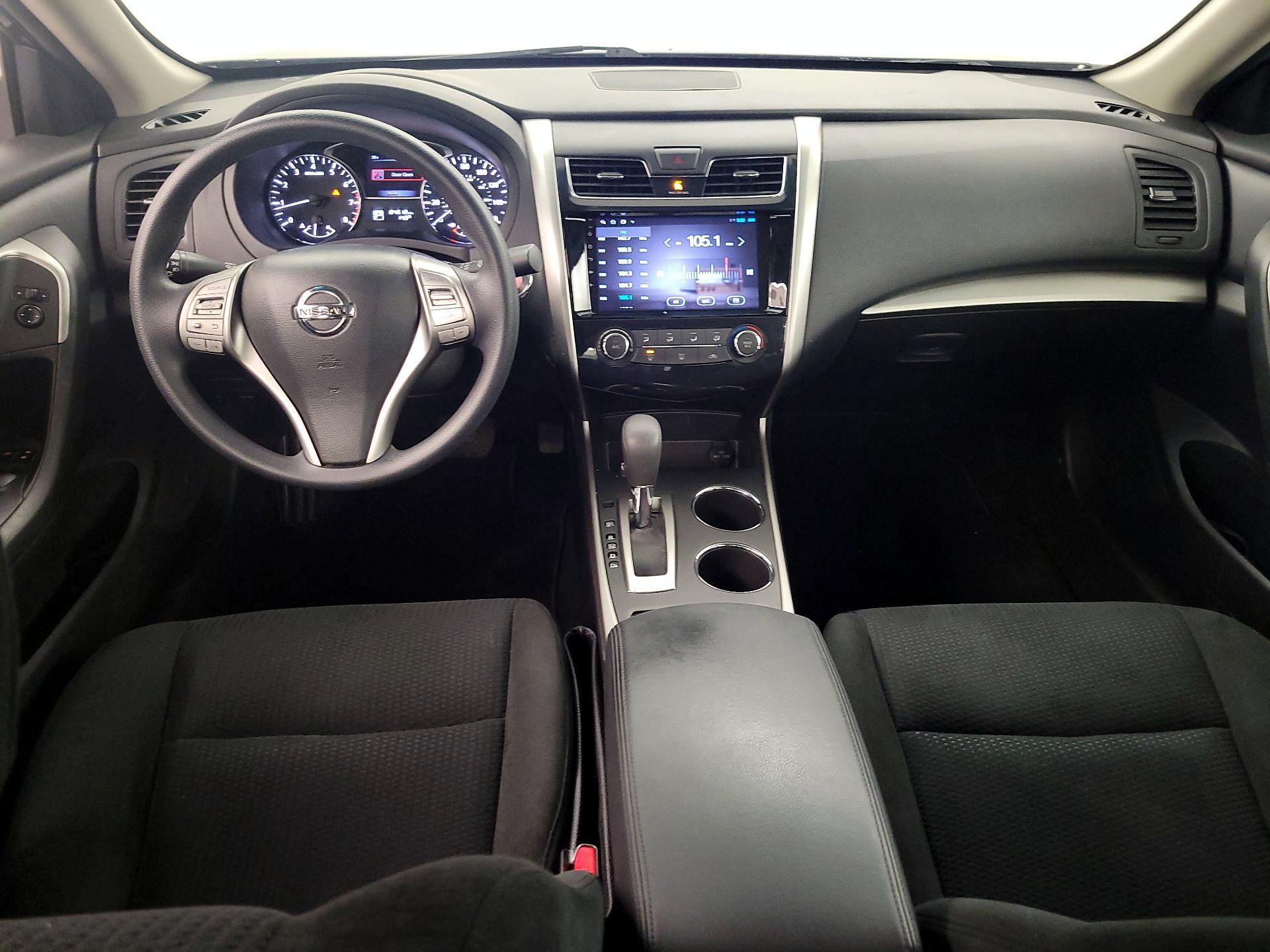 Thumbnail: 2015 Nissan Altima - 9