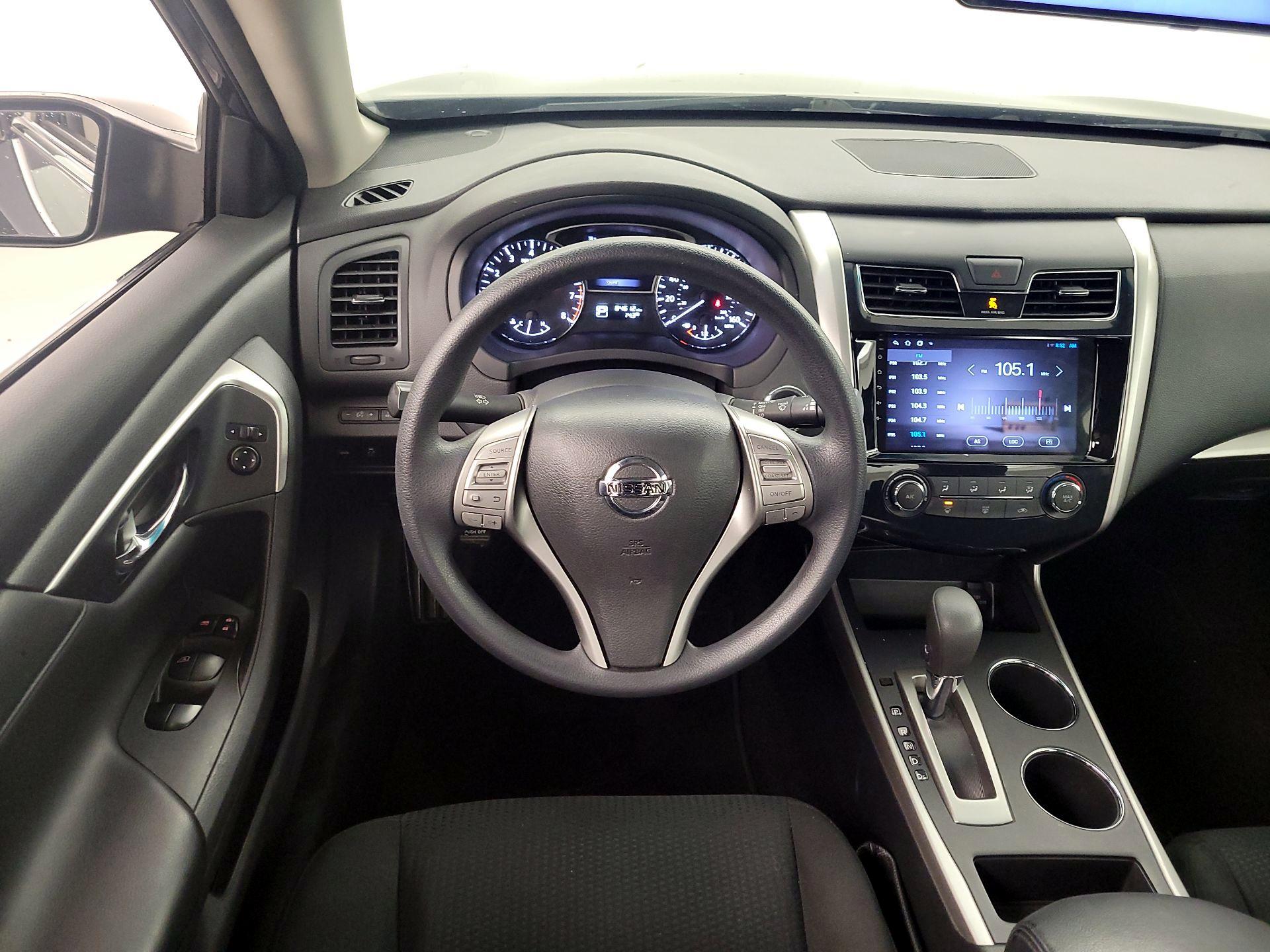 Thumbnail: 2015 Nissan Altima - 10