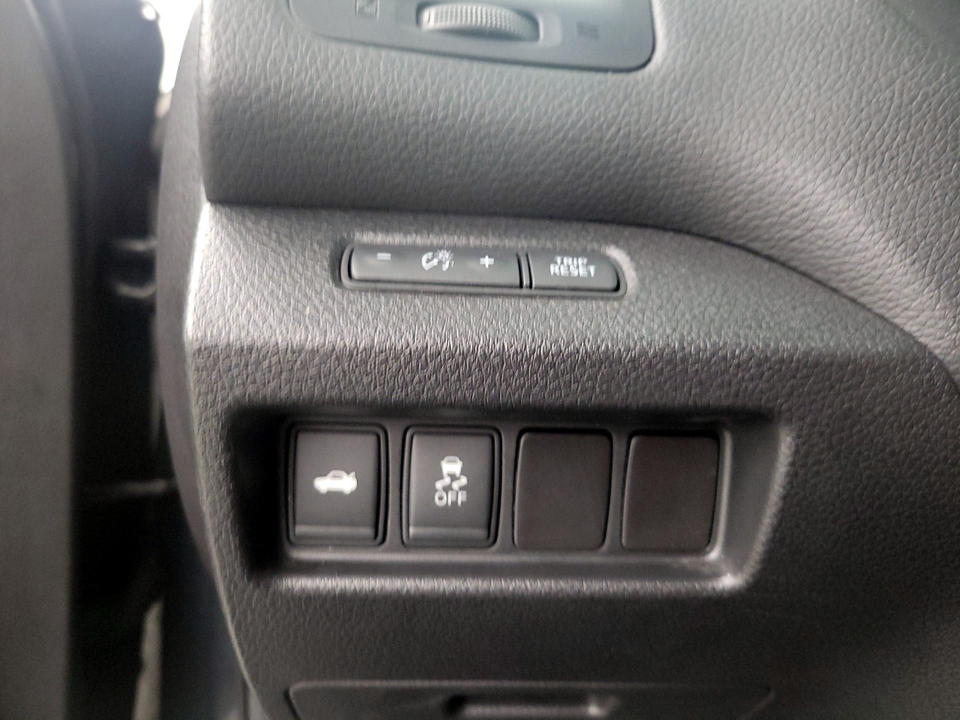 Thumbnail: 2015 Nissan Altima - 13