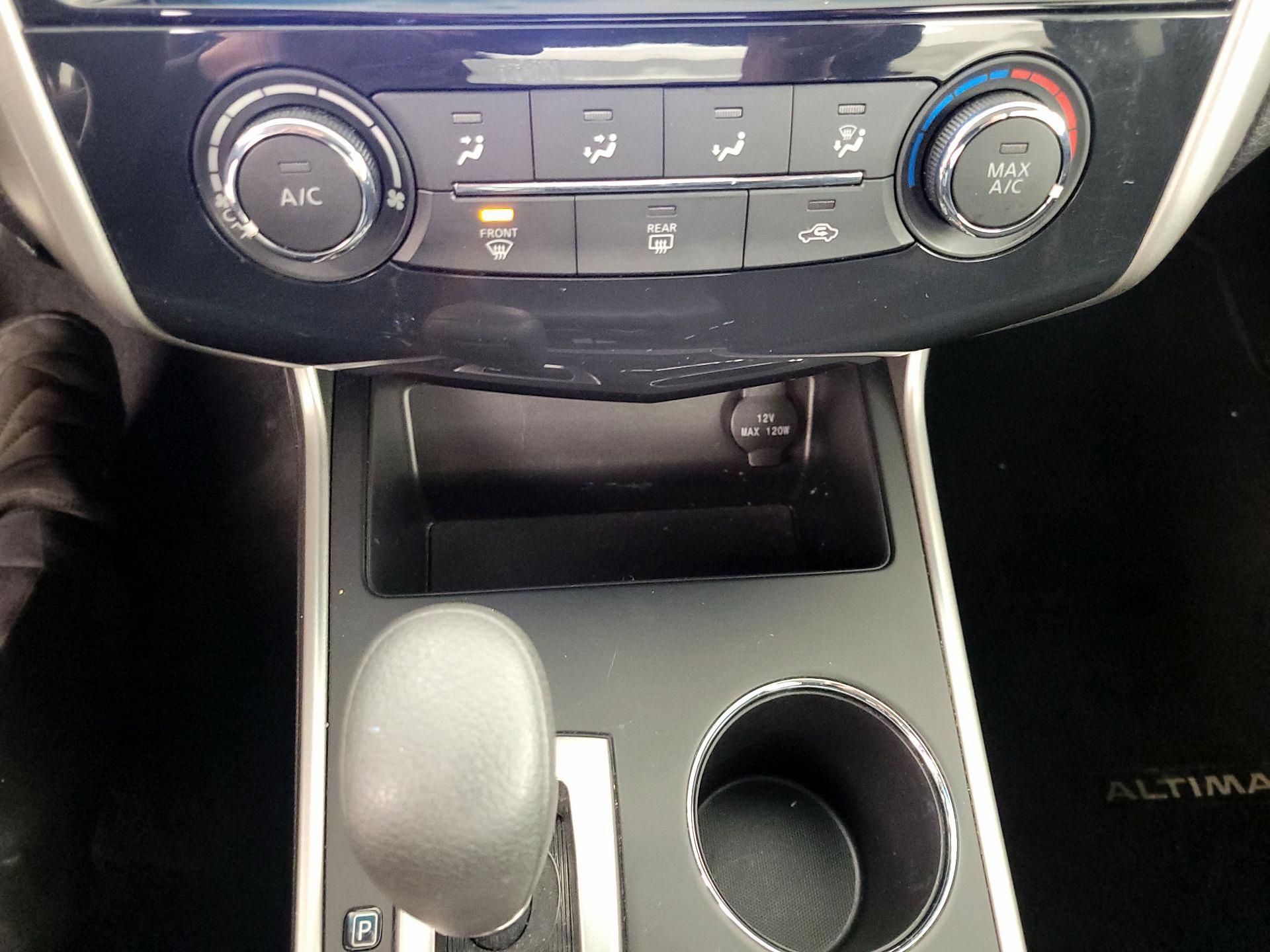 Thumbnail: 2015 Nissan Altima - 15