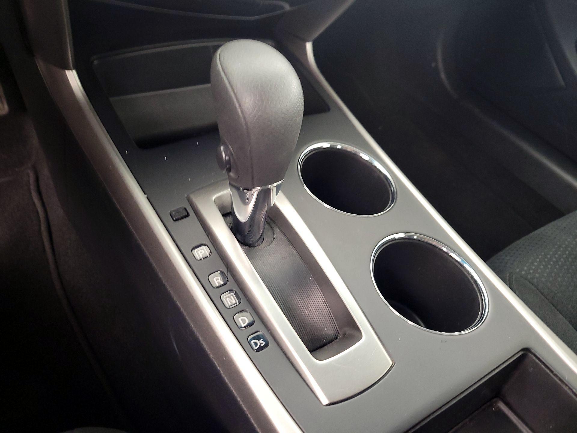 Thumbnail: 2015 Nissan Altima - 16