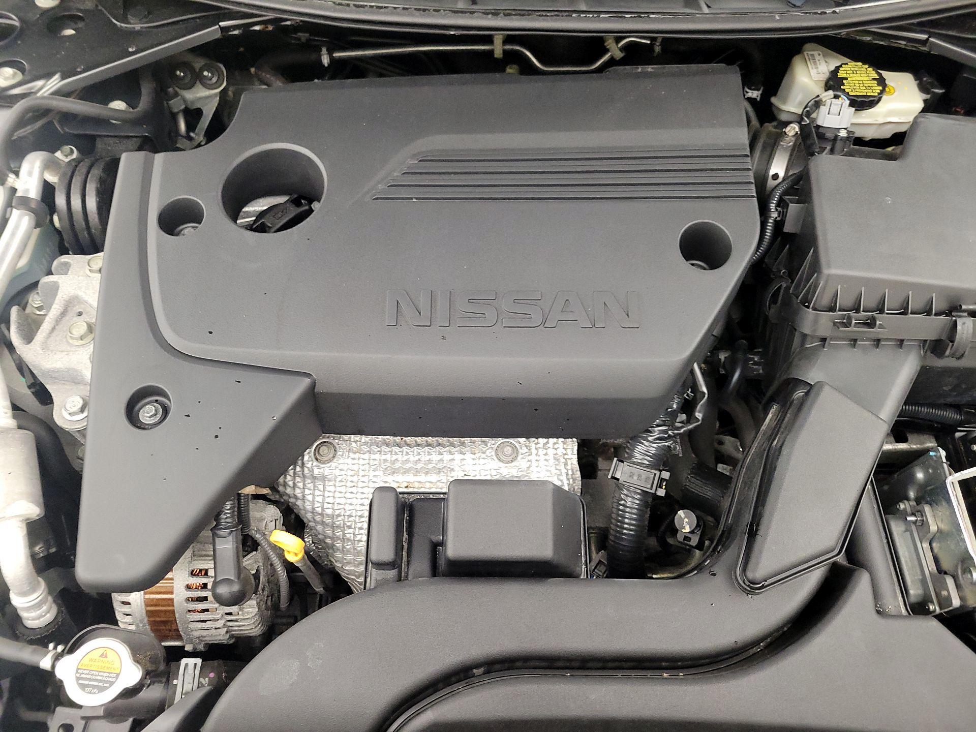 Thumbnail: 2015 Nissan Altima - 19