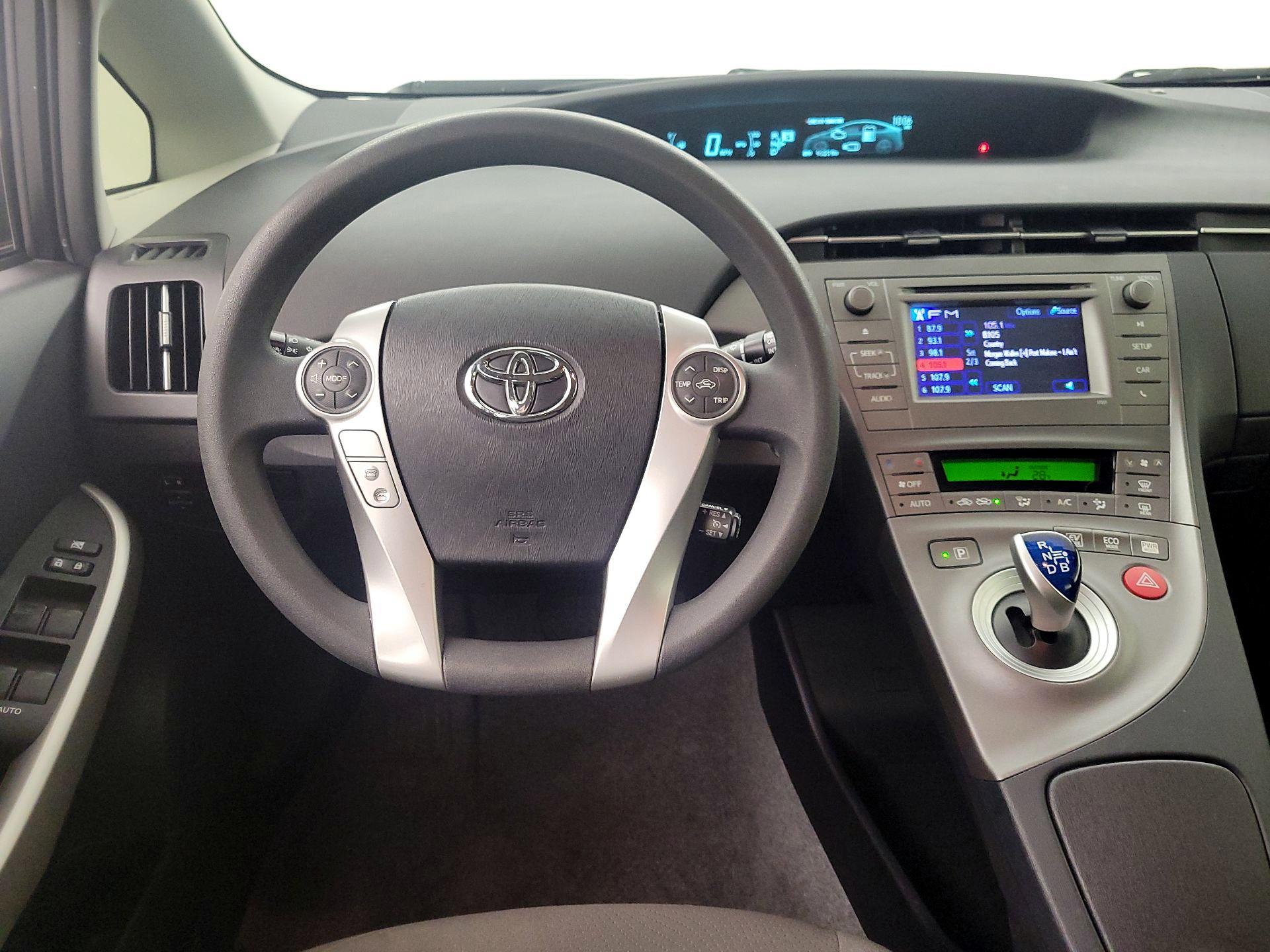 Thumbnail: 2015 Toyota Prius - 10