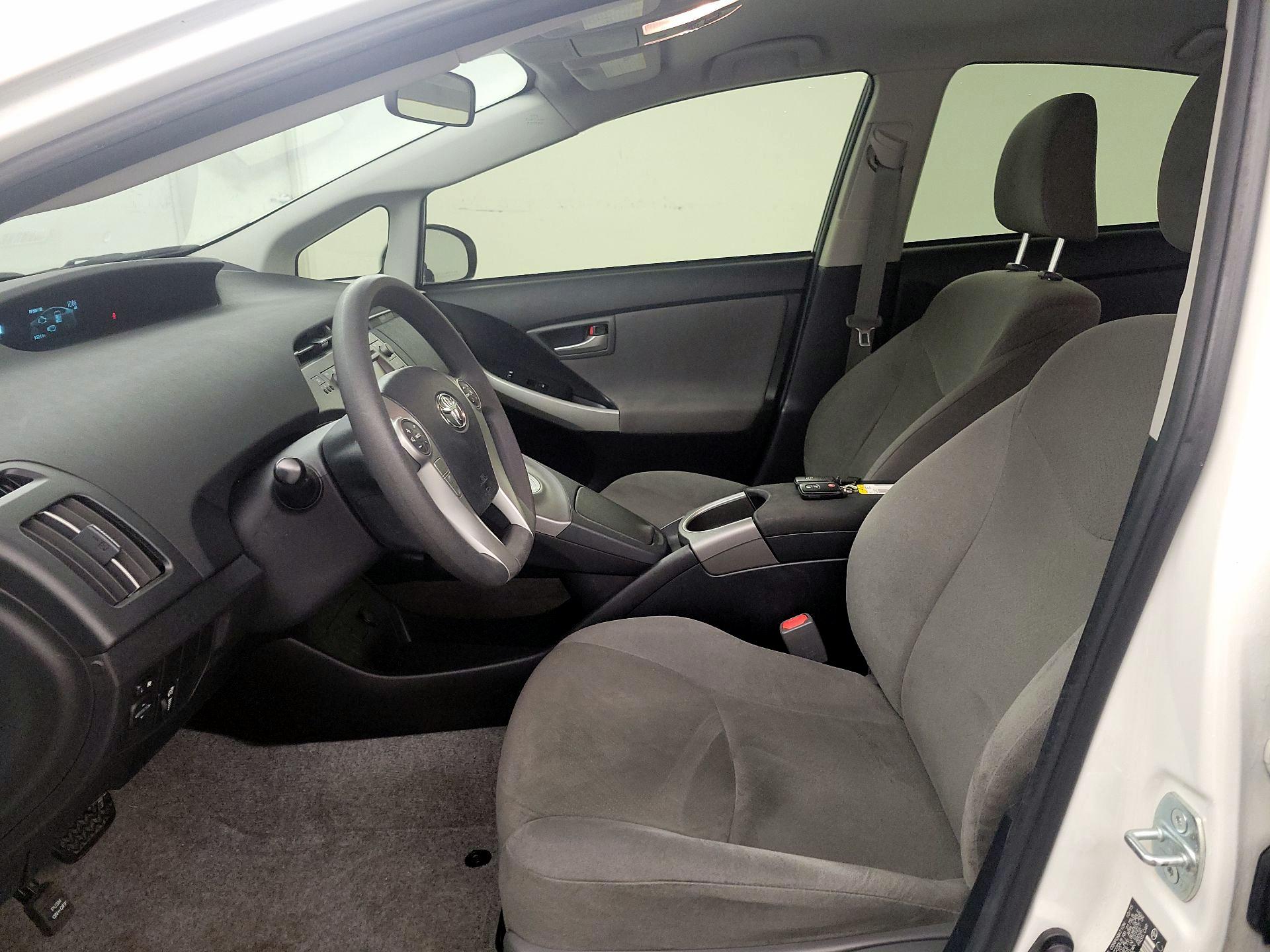 Thumbnail: 2015 Toyota Prius - 11