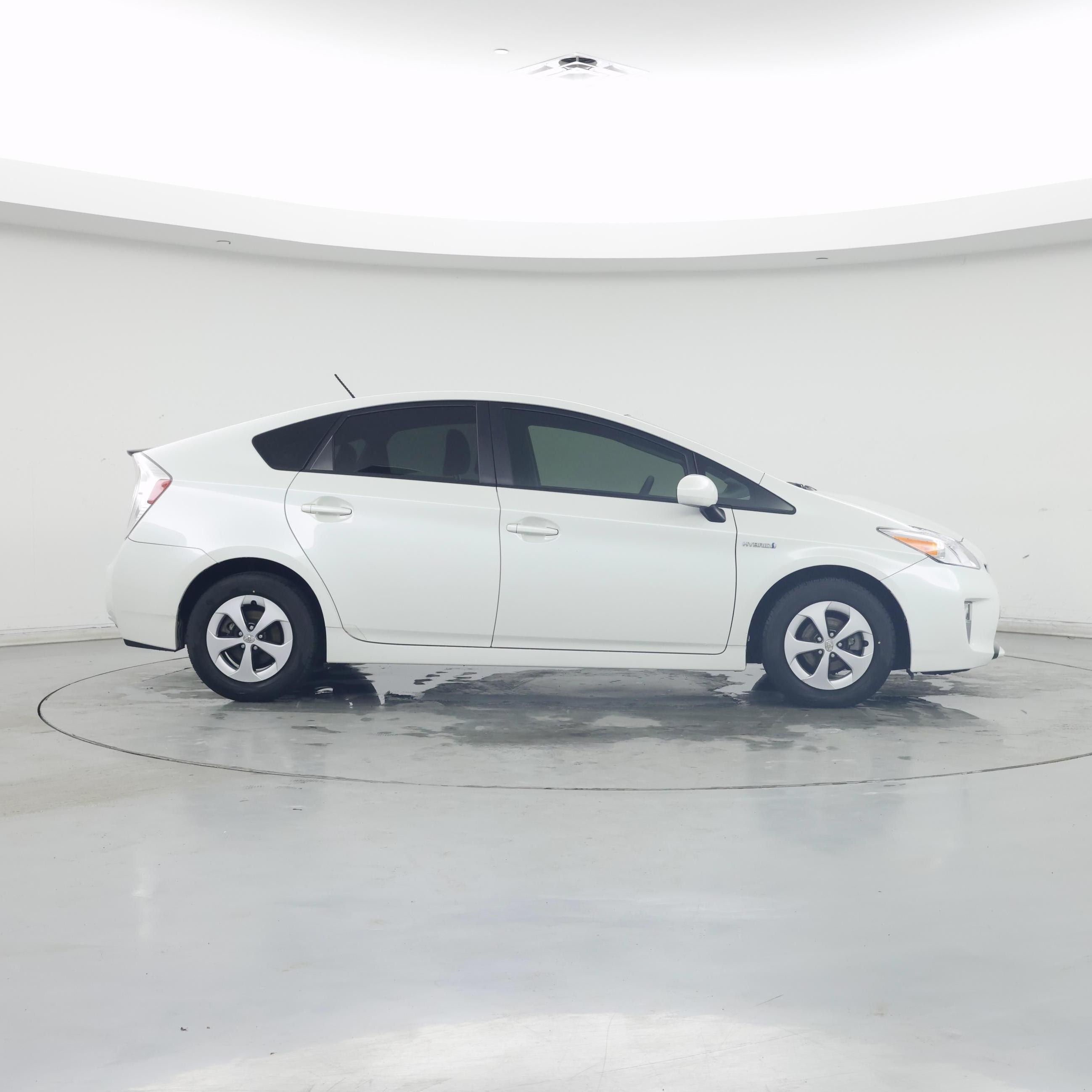 Thumbnail: 2015 Toyota Prius - 7