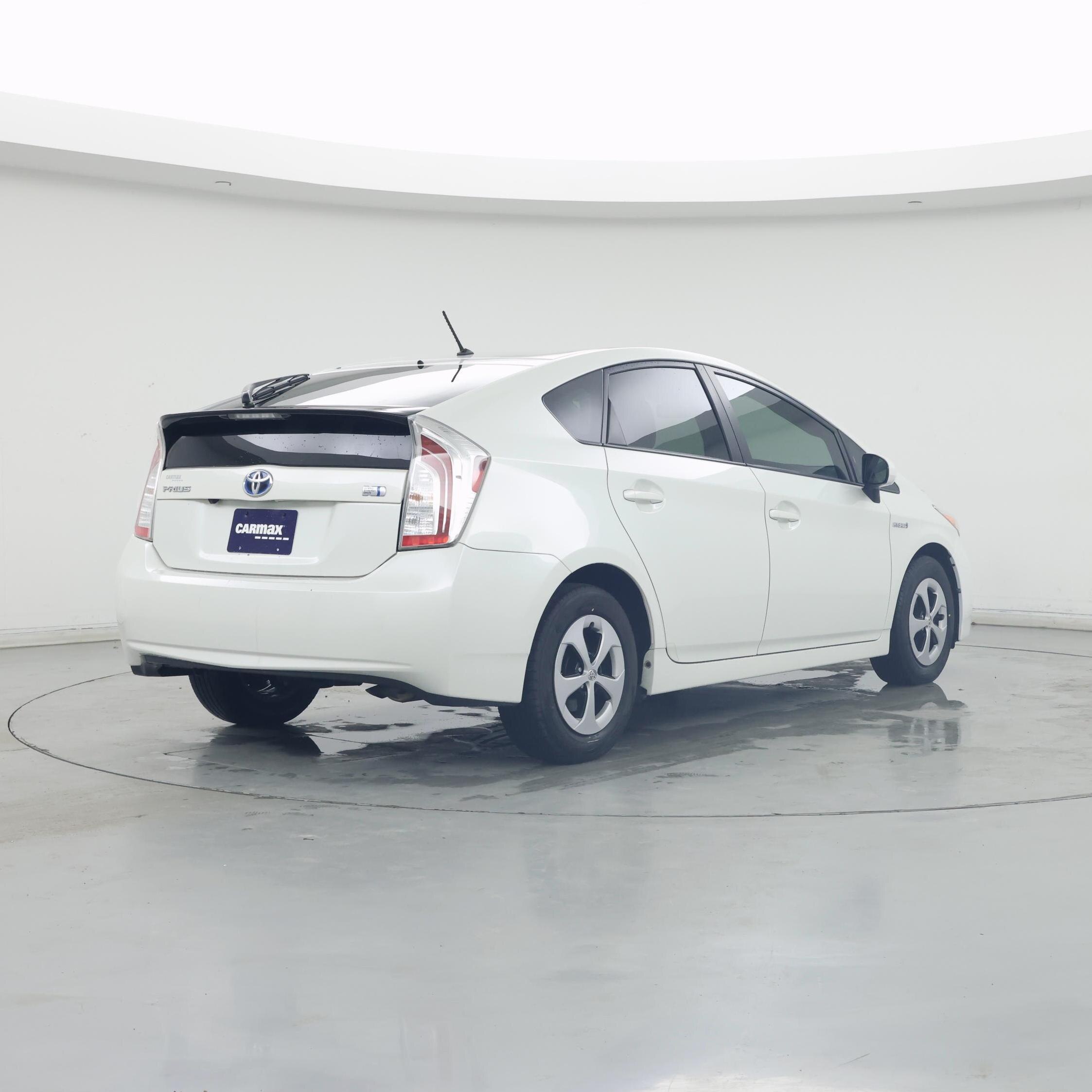 Thumbnail: 2015 Toyota Prius - 8