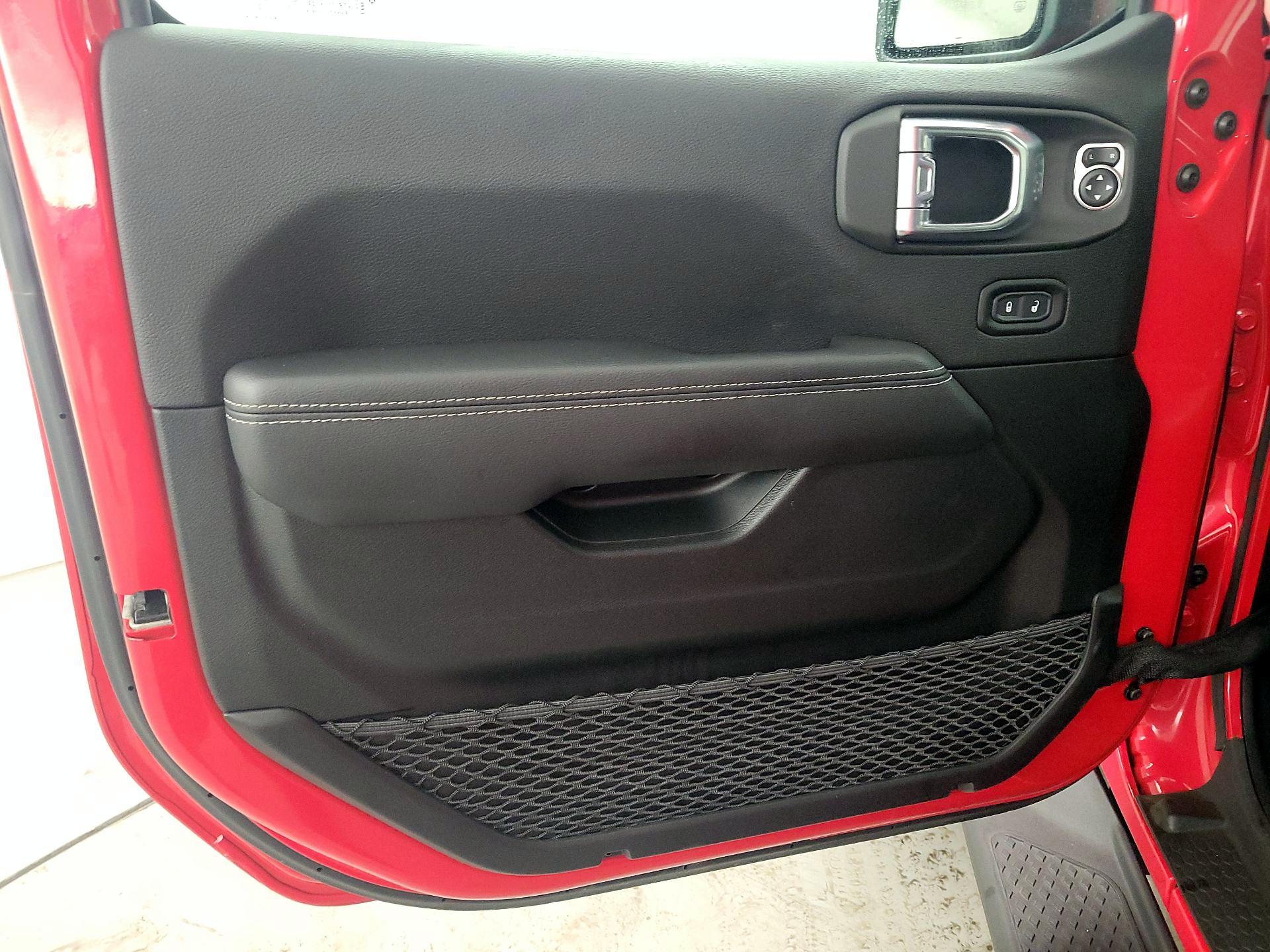 Thumbnail: 2021 Jeep Gladiator - 12