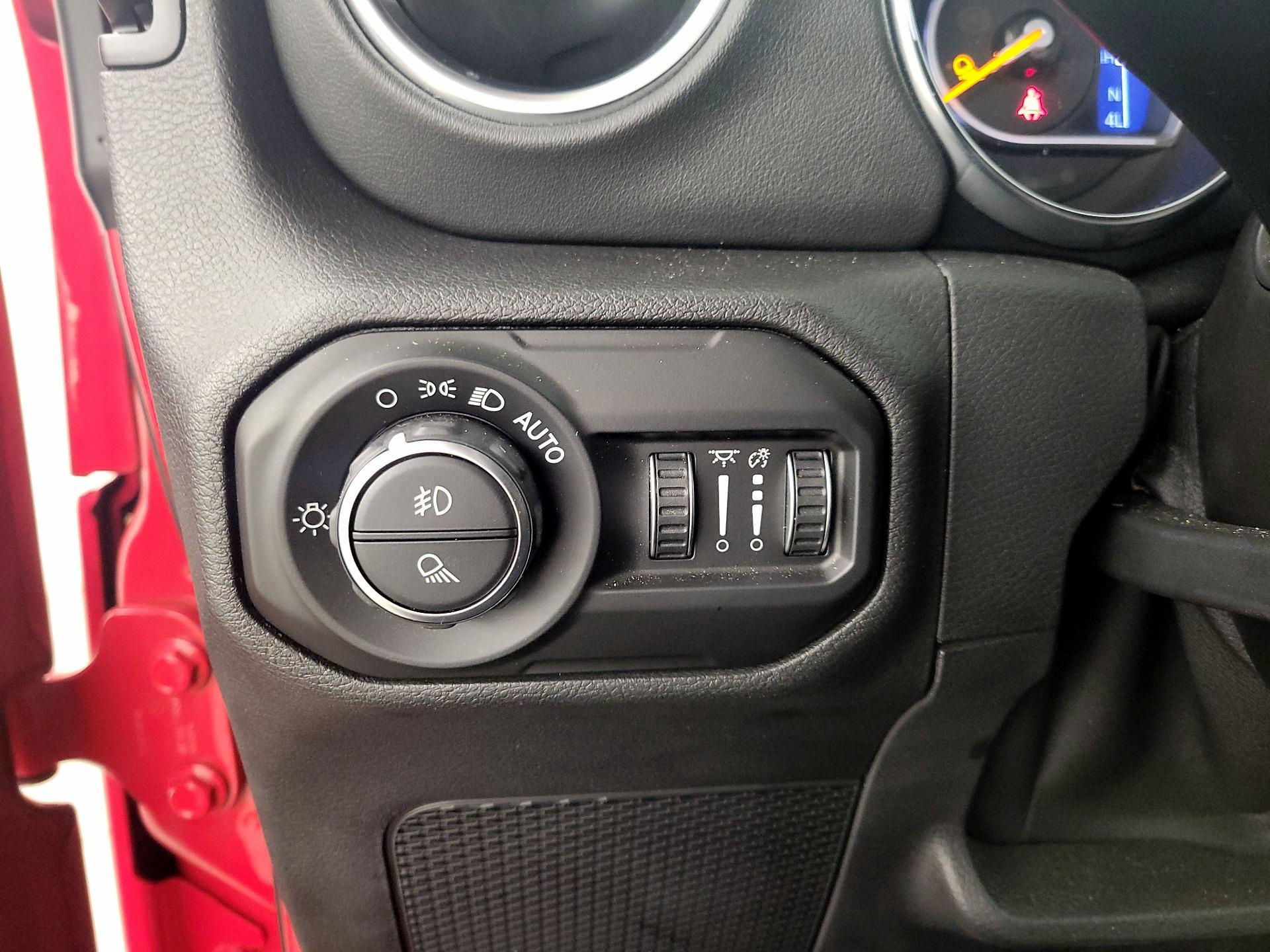 Thumbnail: 2021 Jeep Gladiator - 13