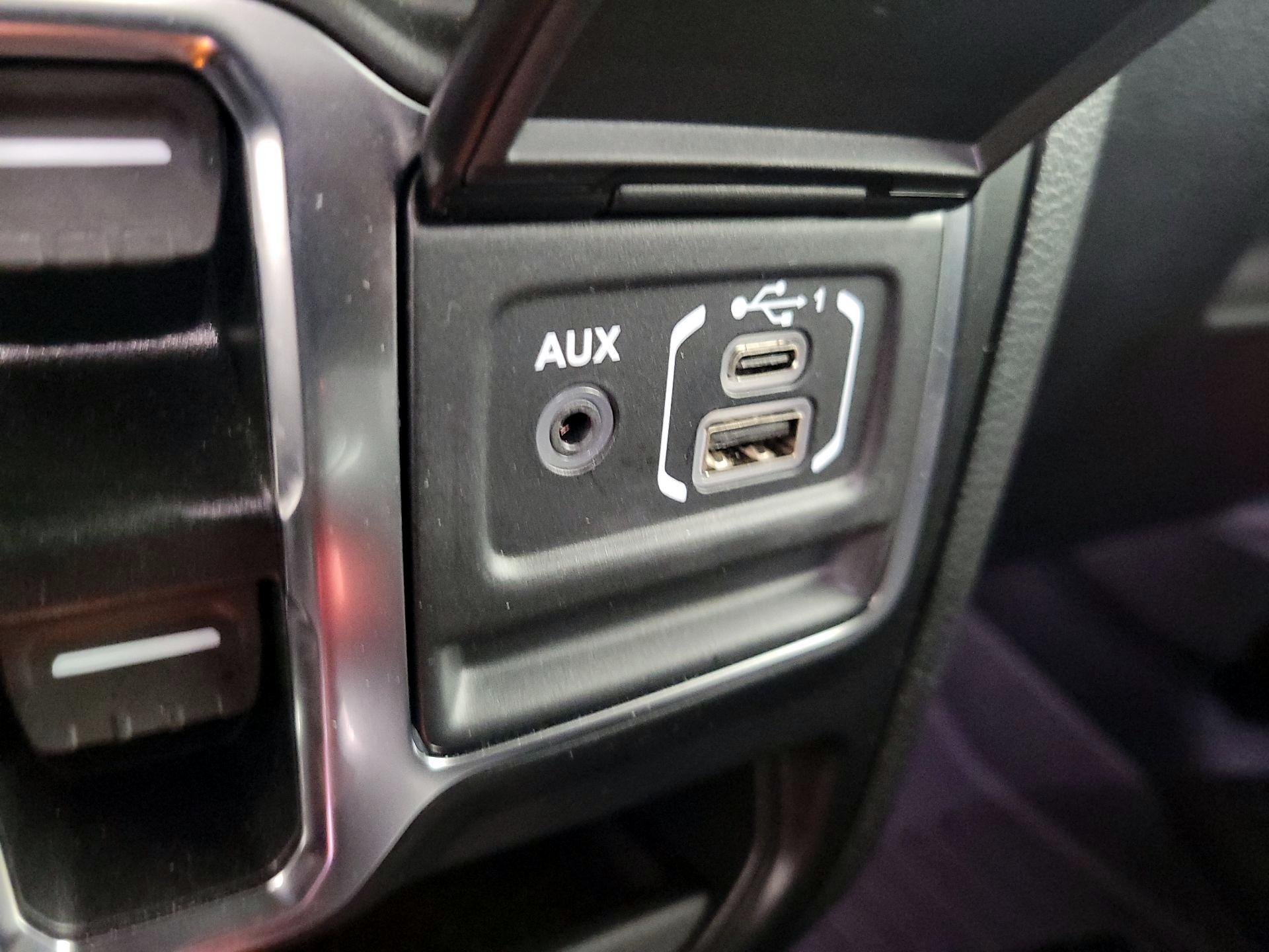 Thumbnail: 2021 Jeep Gladiator - 19