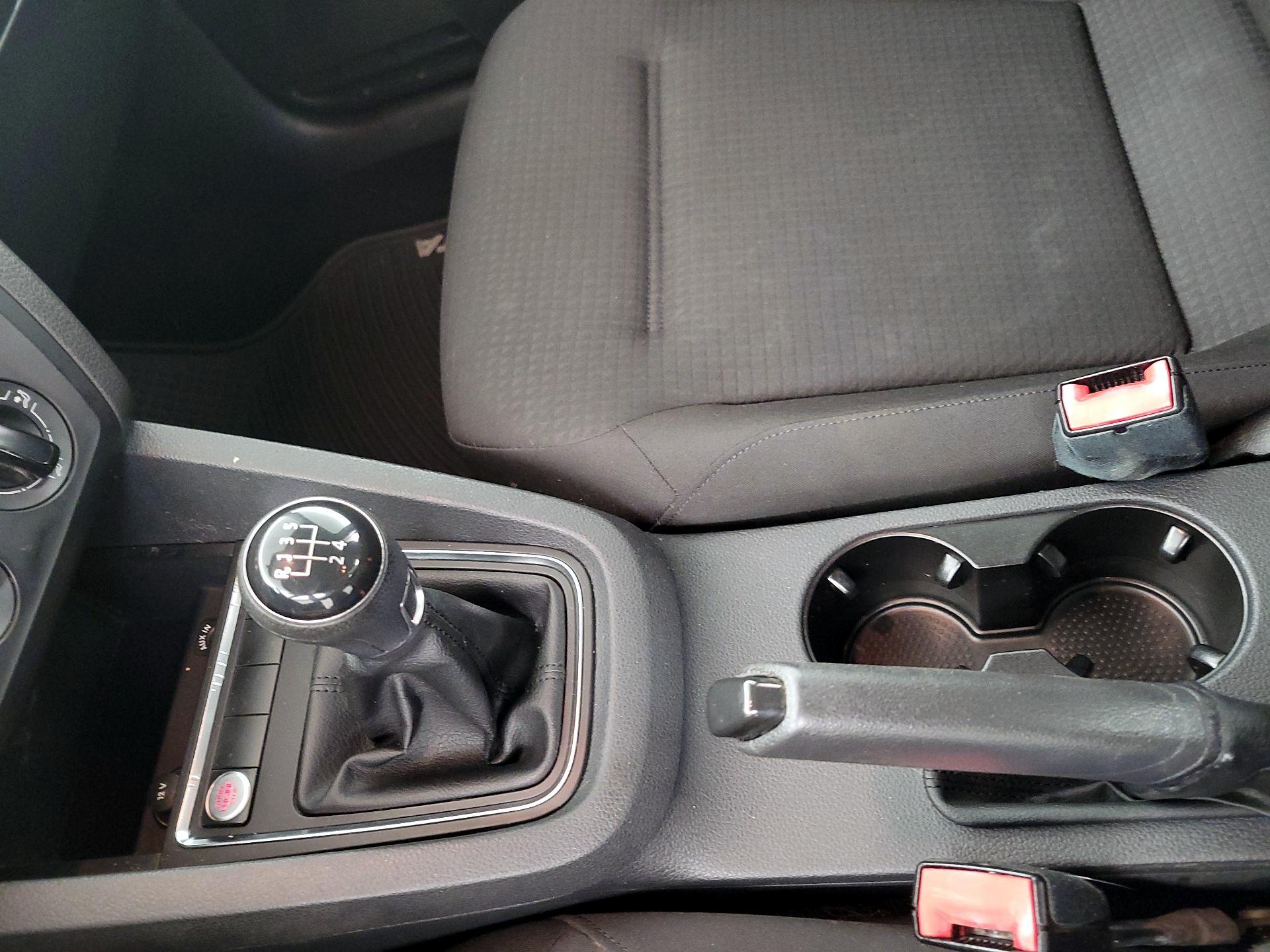 Thumbnail: 2015 Volkswagen Jetta - 17