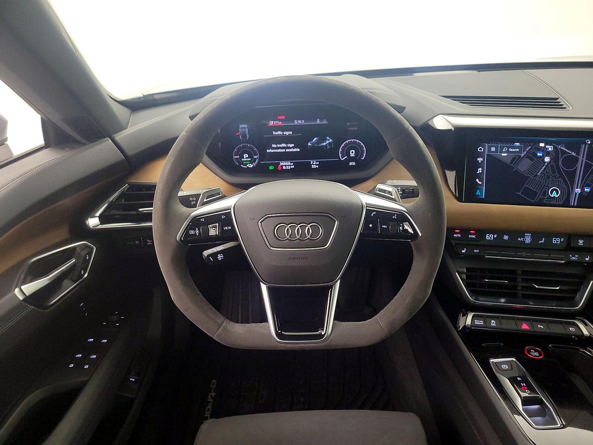 Thumbnail: 2022 Audi e-tron GT - 10