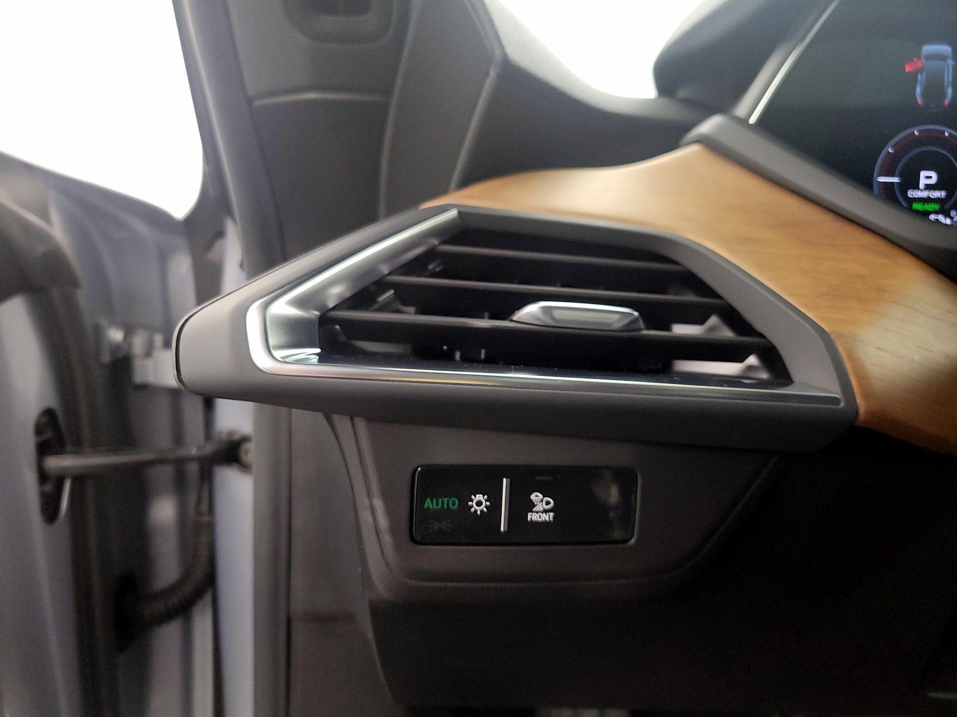 Thumbnail: 2022 Audi e-tron GT - 13