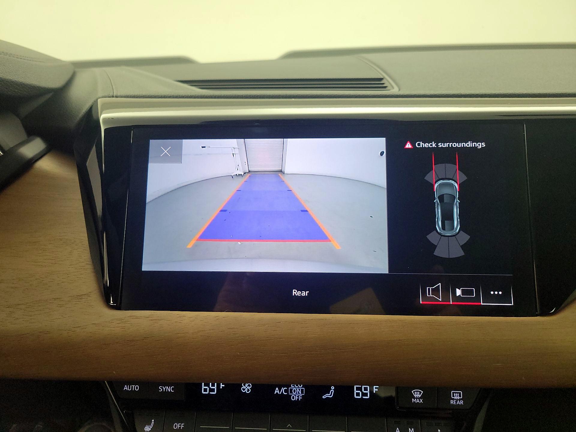 Thumbnail: 2022 Audi e-tron GT - 15