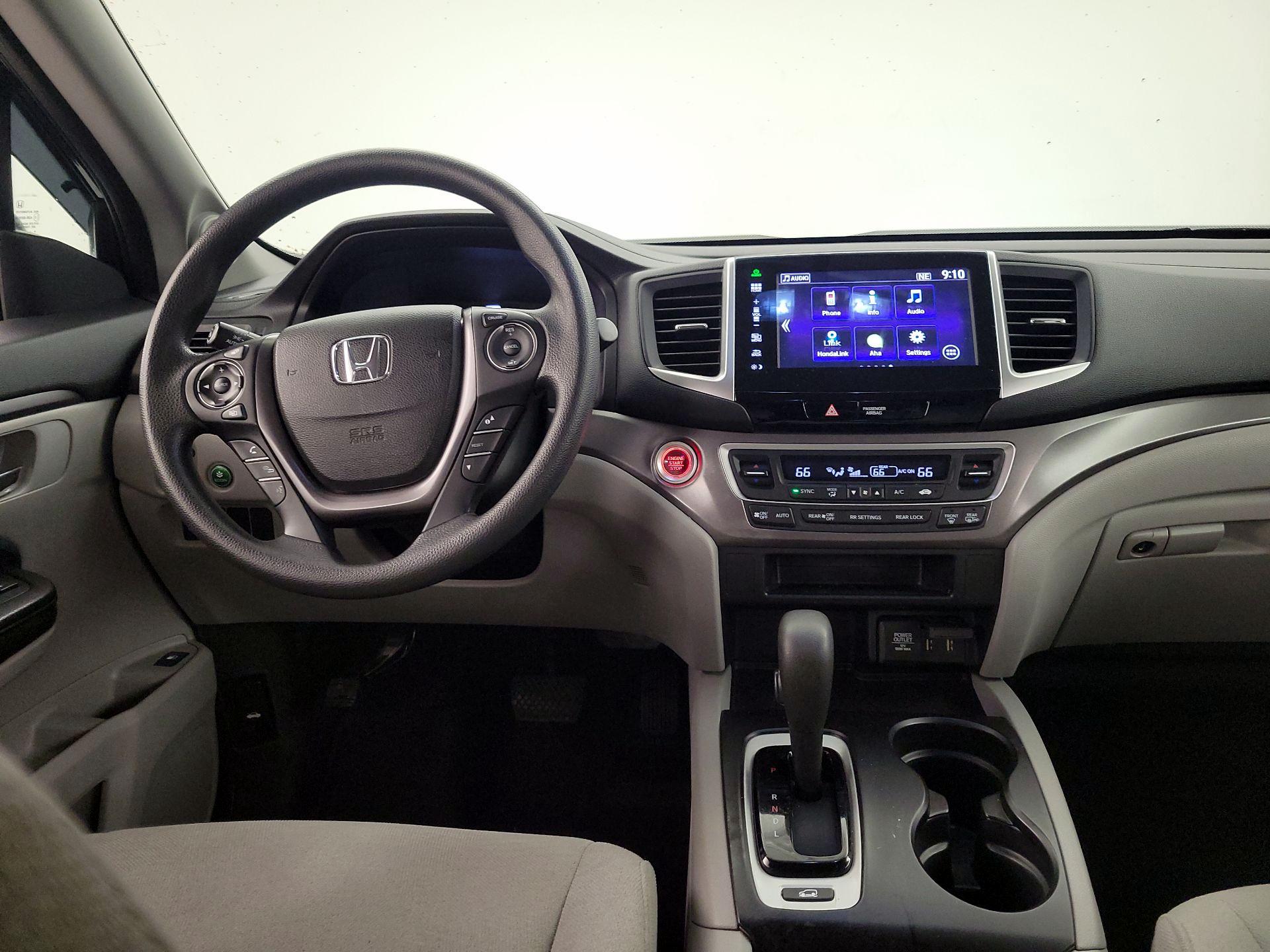 Thumbnail: 2016 Honda Pilot - 10