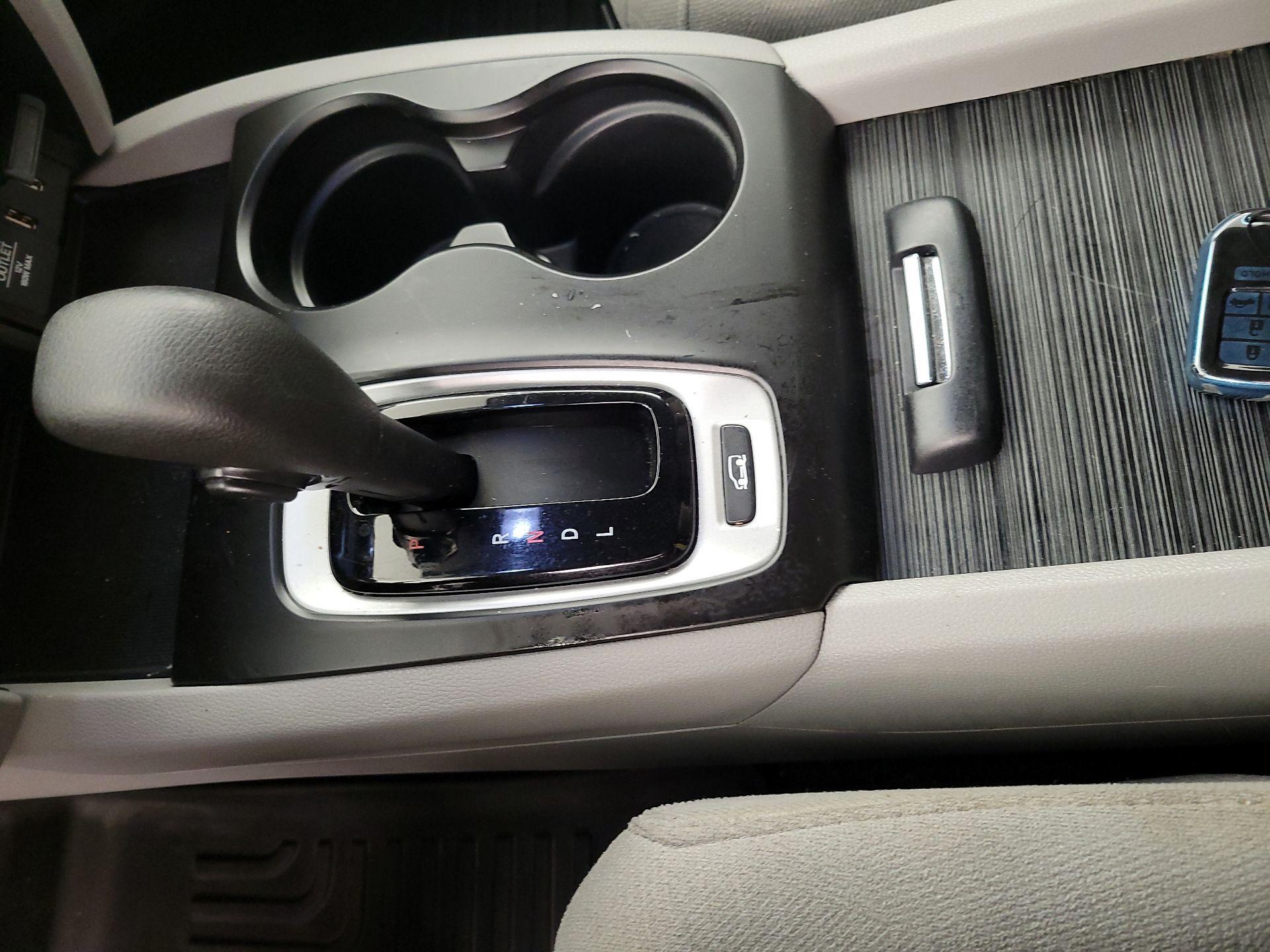 Thumbnail: 2016 Honda Pilot - 17