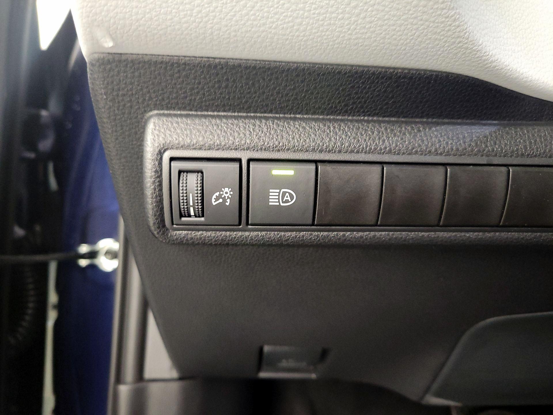 Thumbnail: 2025 Toyota Corolla - 13